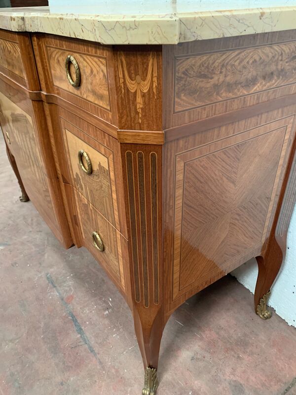 Commode a ressaut central en bois d'amarante et bois de rose XX siècle