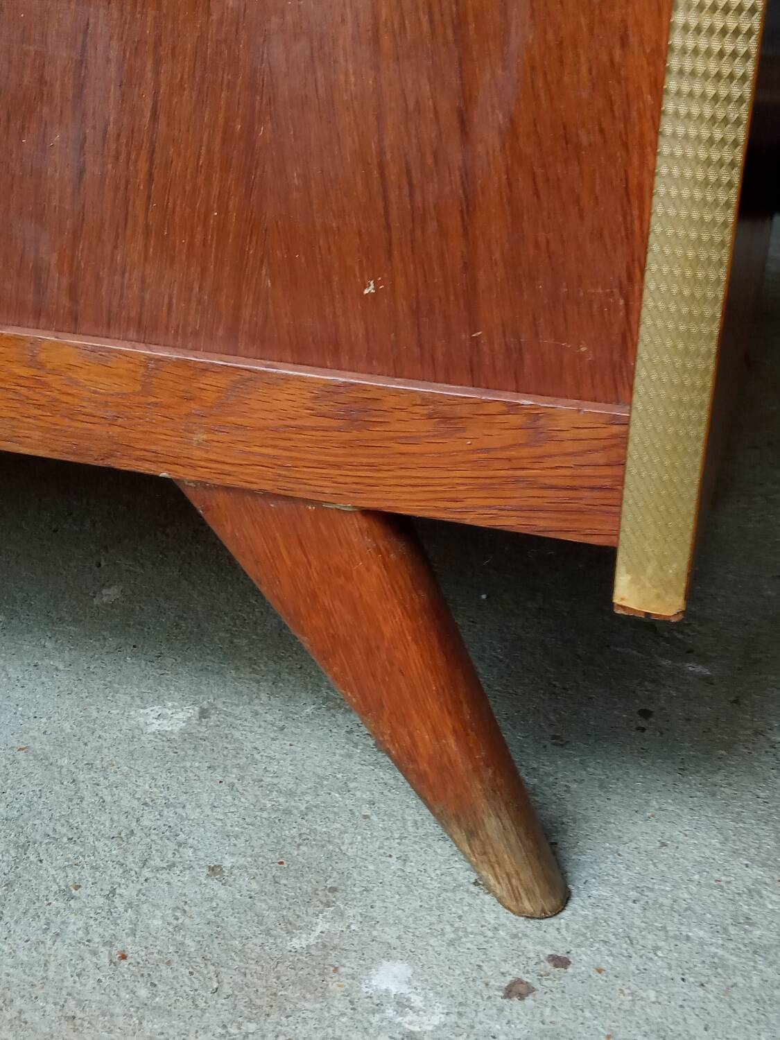 Vintage sideboard with compass feet