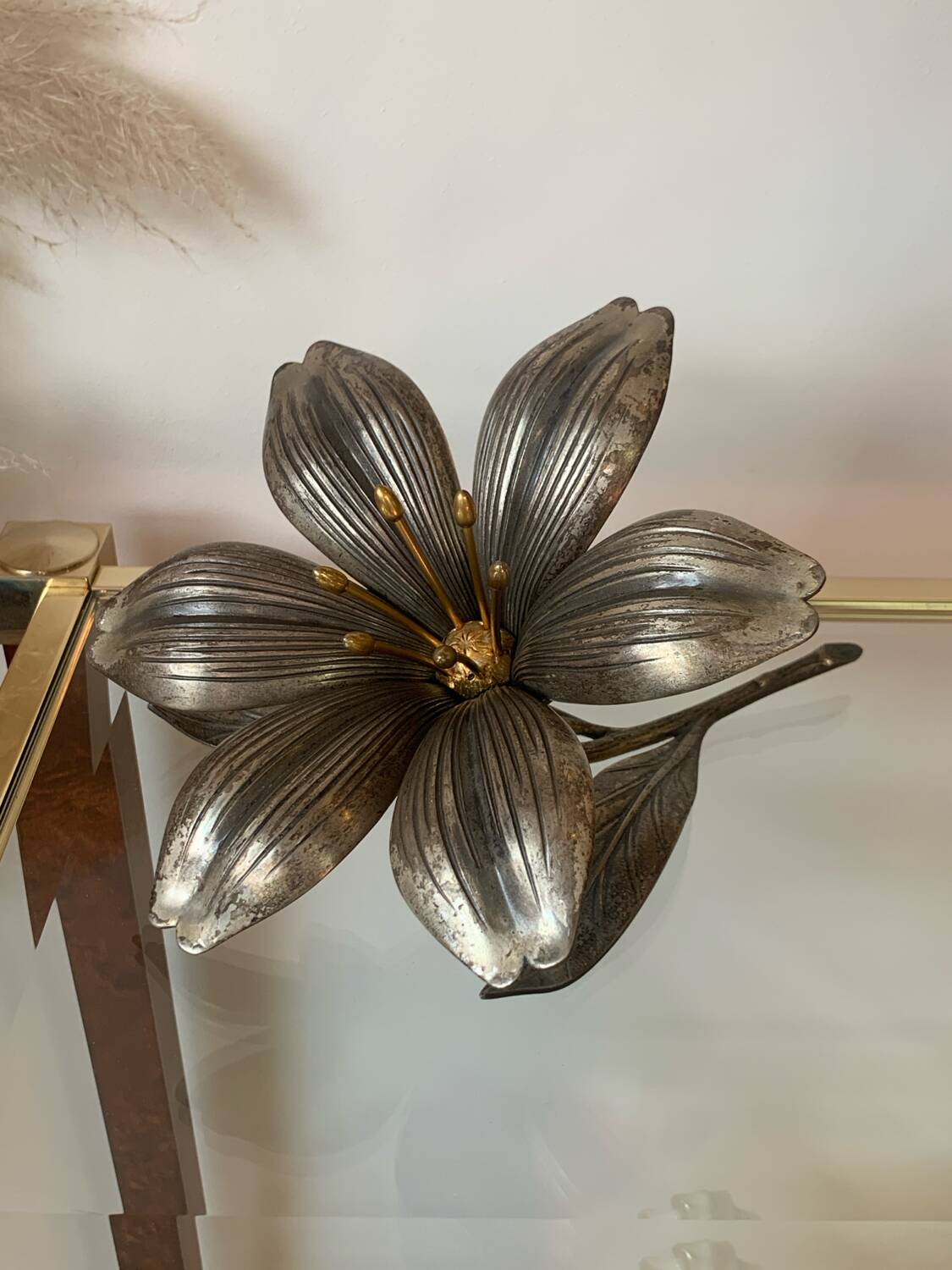 Flower metal ashtray