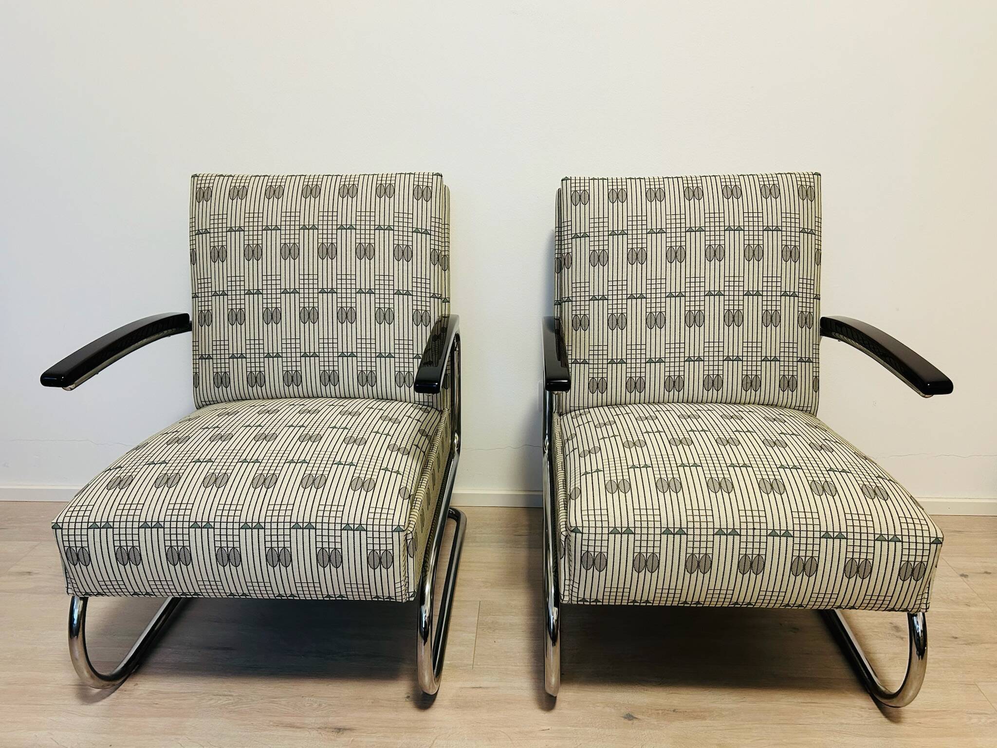 Pair of Mücke-Melder Fn24 bauhaus tubular steel chairs