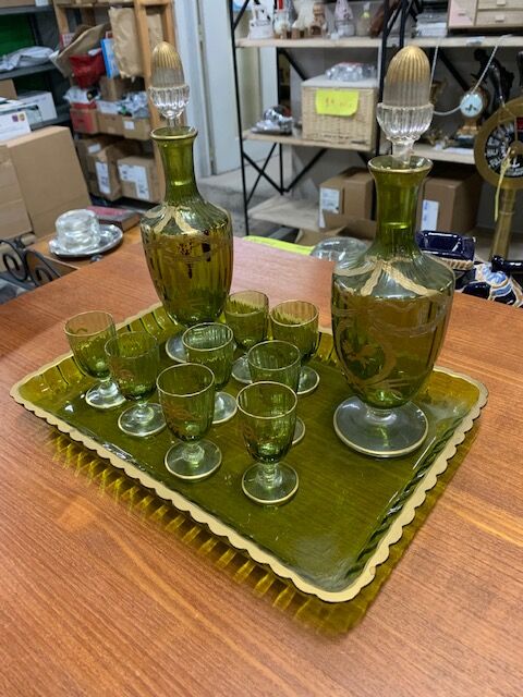 Crystal liquor service