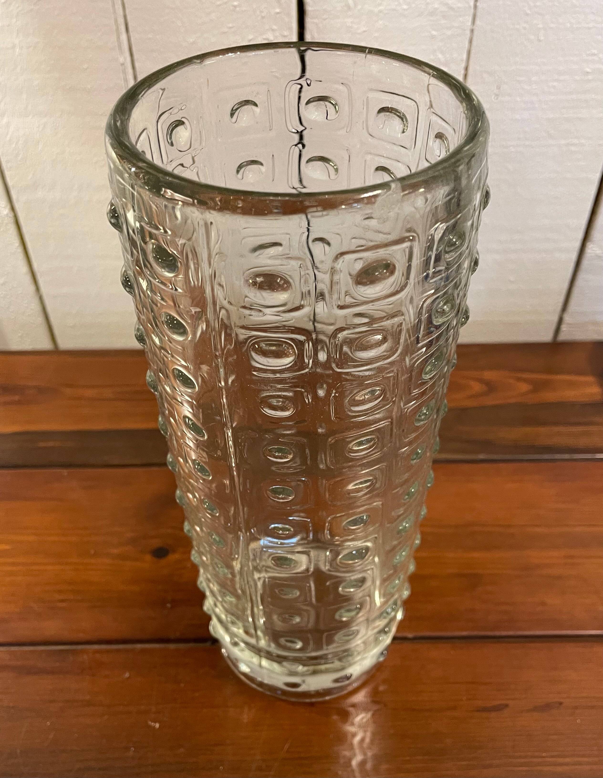 Cylindrical glass vase