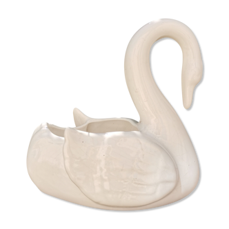 Swan hide-pot