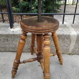 adjustable D Artistes stool