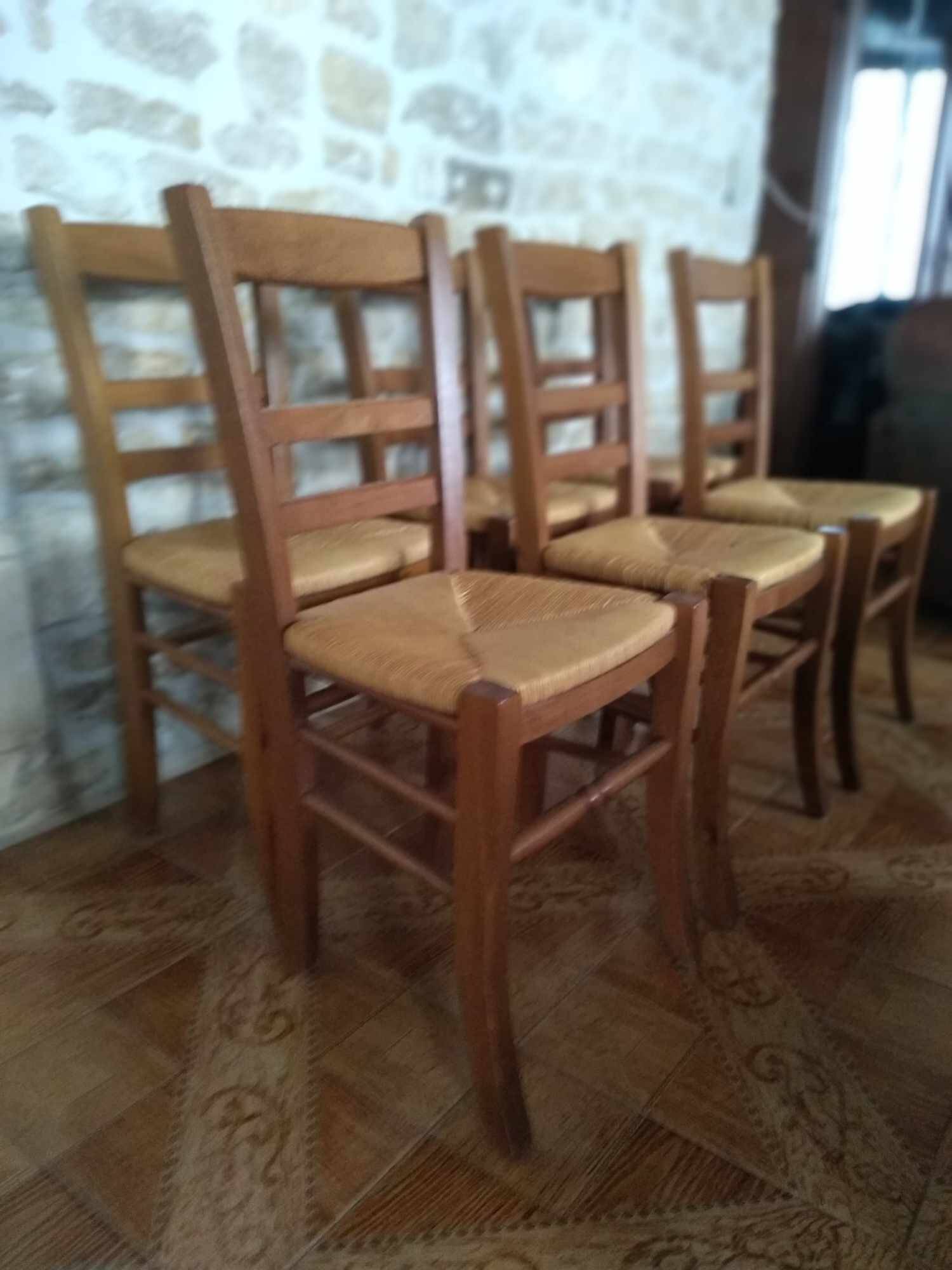Set of 6 straw chairs