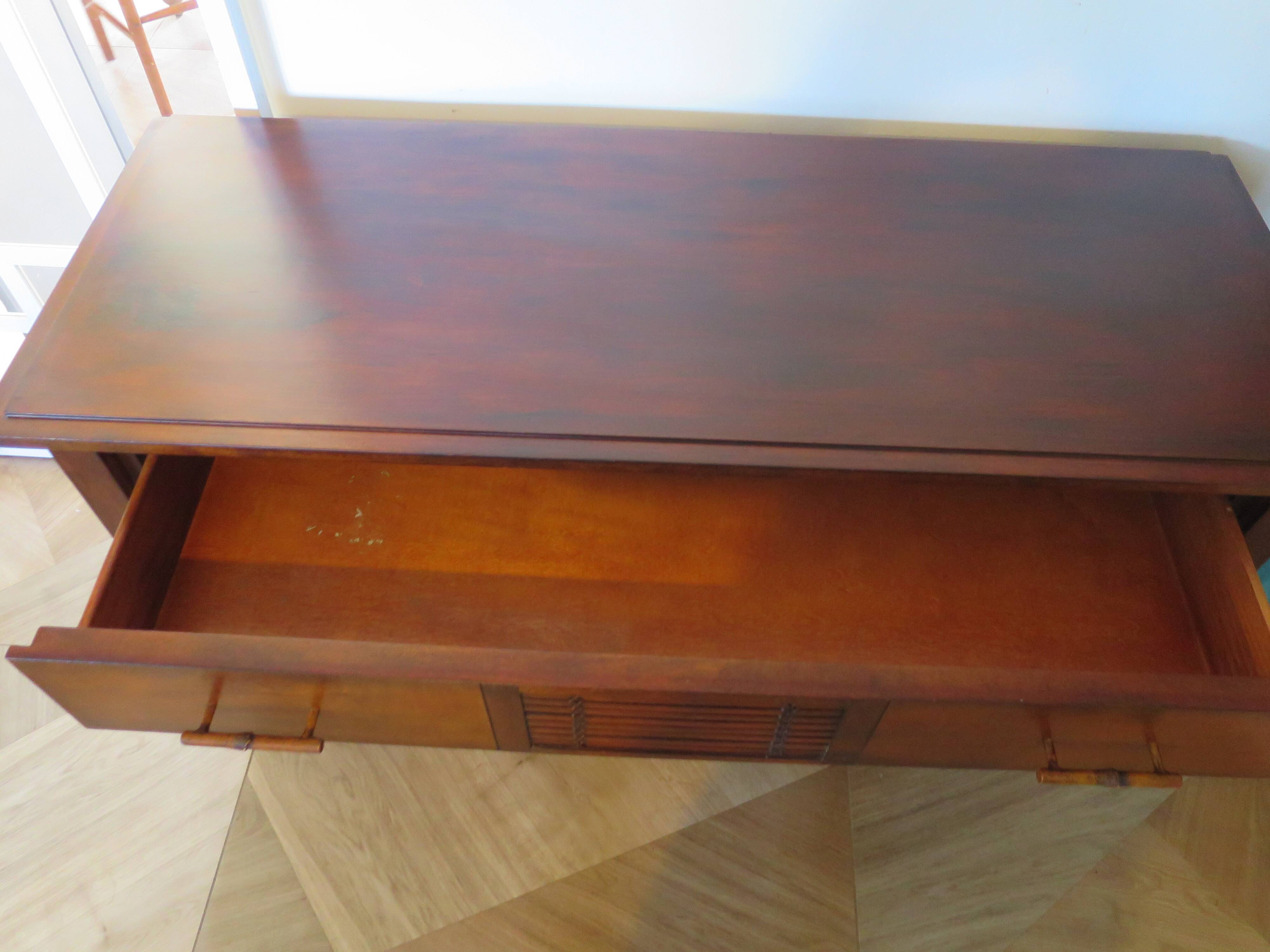 Commode longue–3 tiroirs -style colonial–Teinte acajou