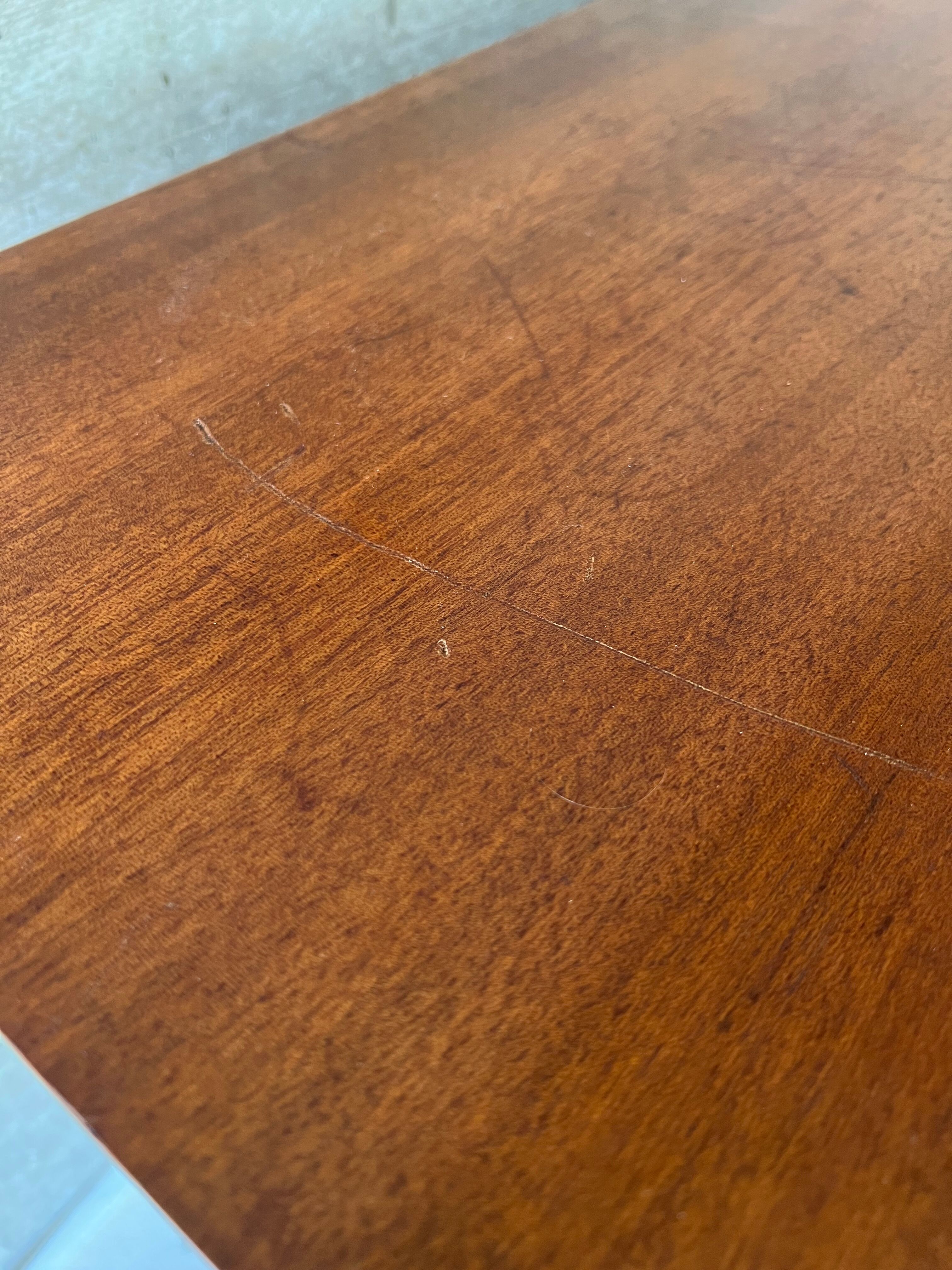 Scandinavian office of the 60s with sleigh feet