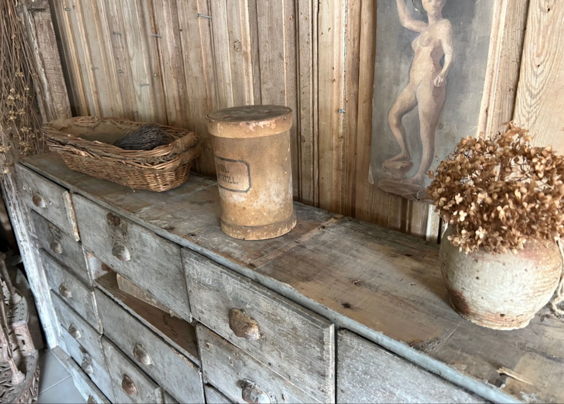 Ancien meuble de quincaillerie, meuble de métier