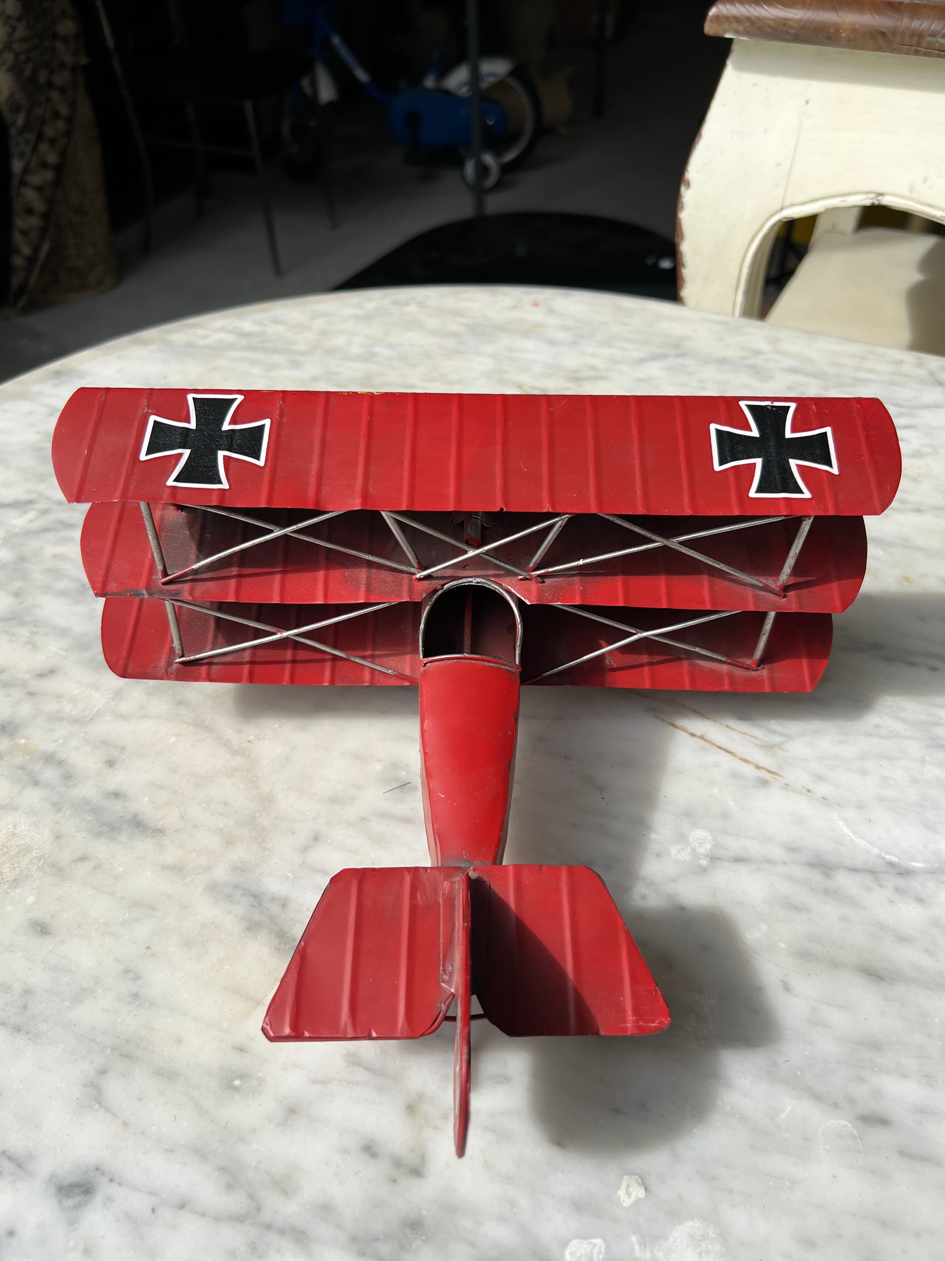 Three-level metal aircraft