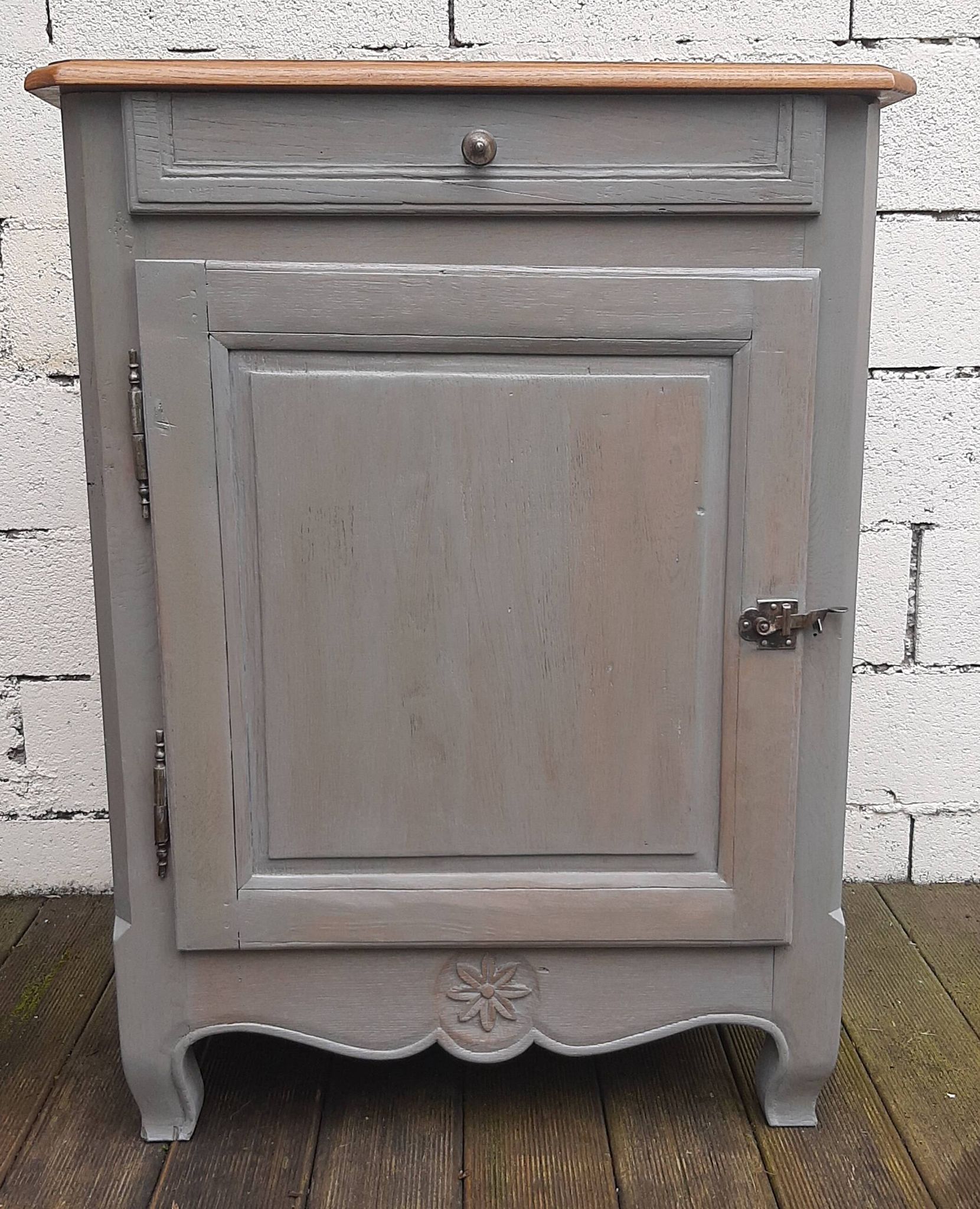 1-door sideboard in gray patinated wood