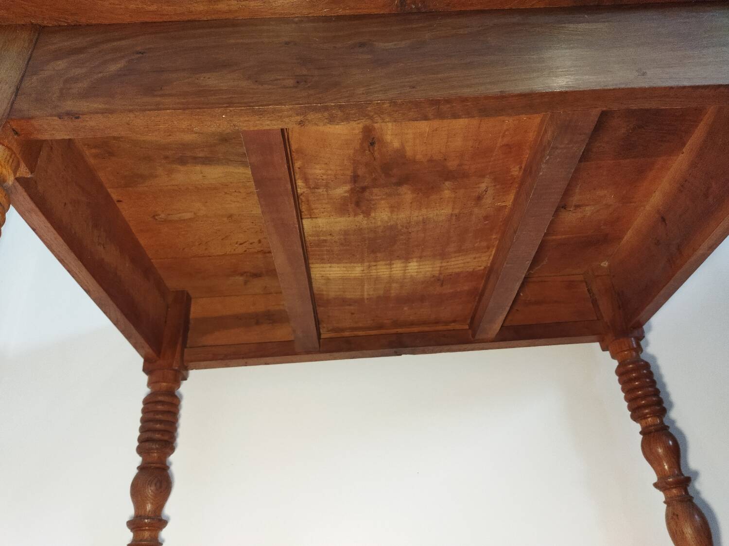 Desk with turned legs