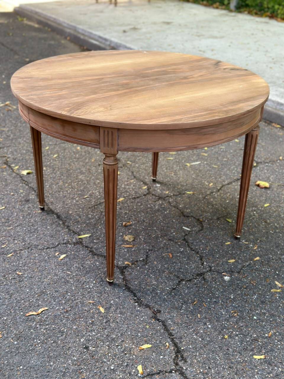 Round extendable dining table Louis XVI stripped in walnut 1960 190cm