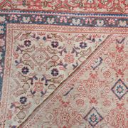 Tapis persan classique rose et bleu