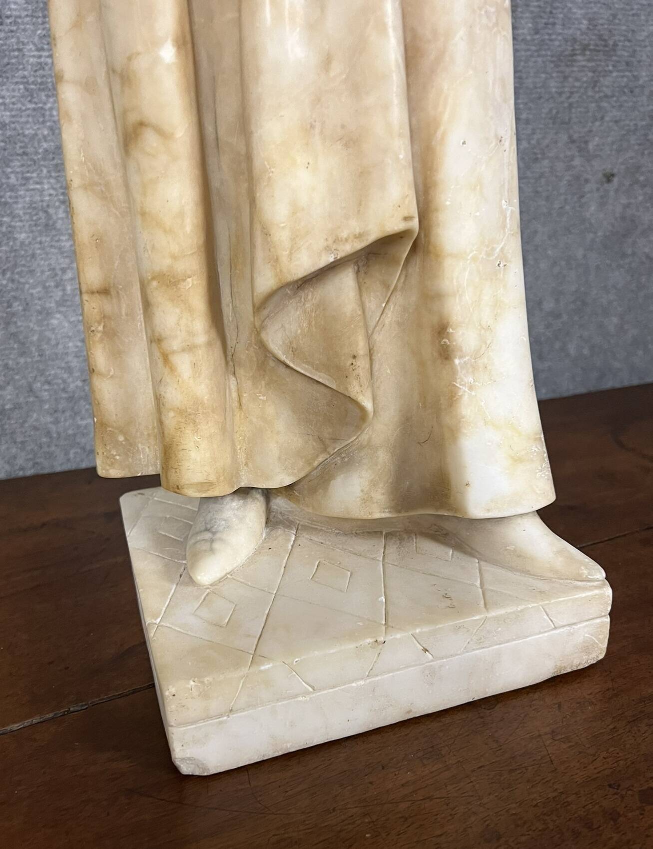 Adolpho Cipriani: Dante Alighieri Known as “Dante”: Alabaster Sculpture from the Late 19th Century
