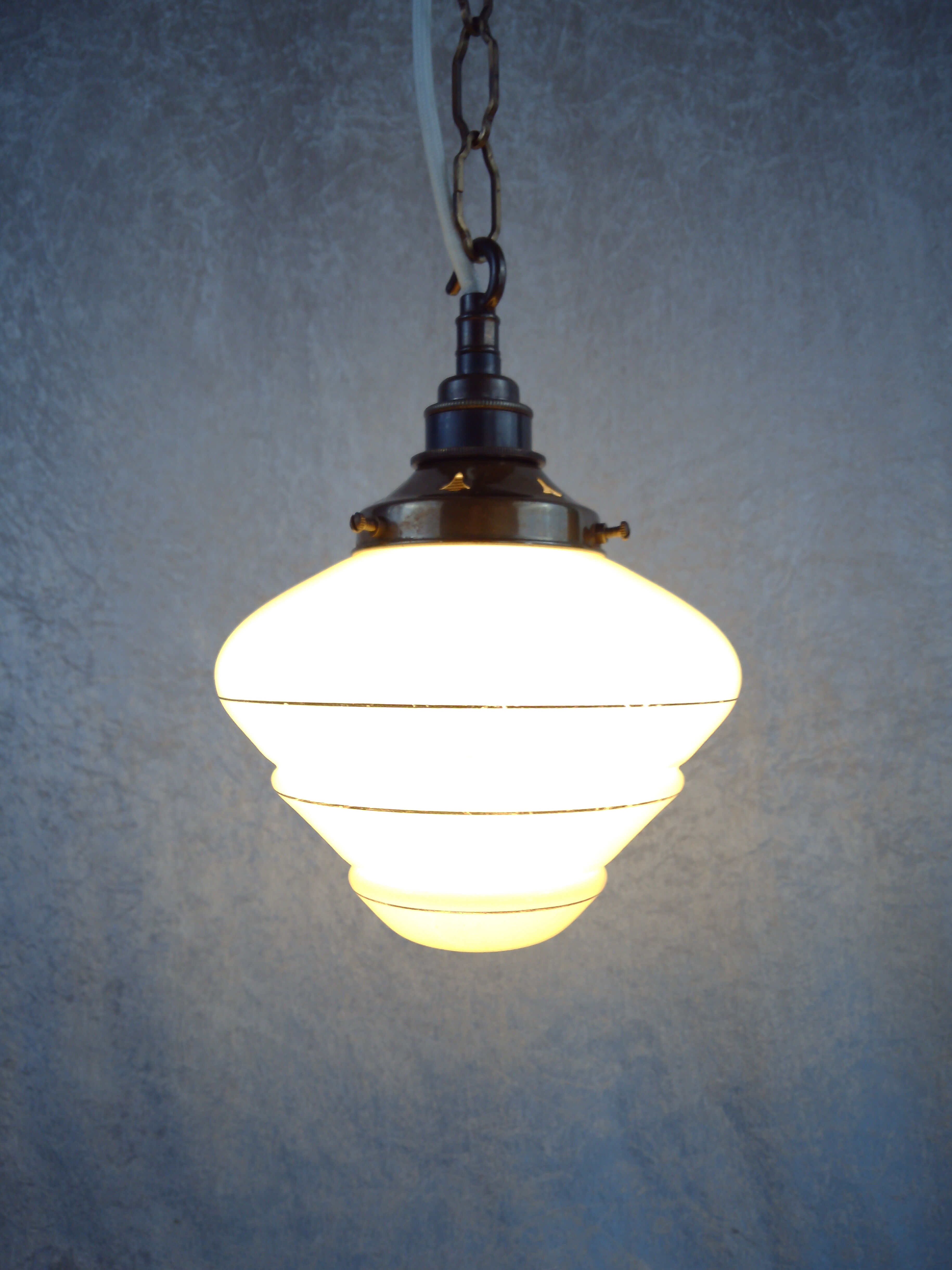 Beehive pendant with chain hanging lamp 1930/40