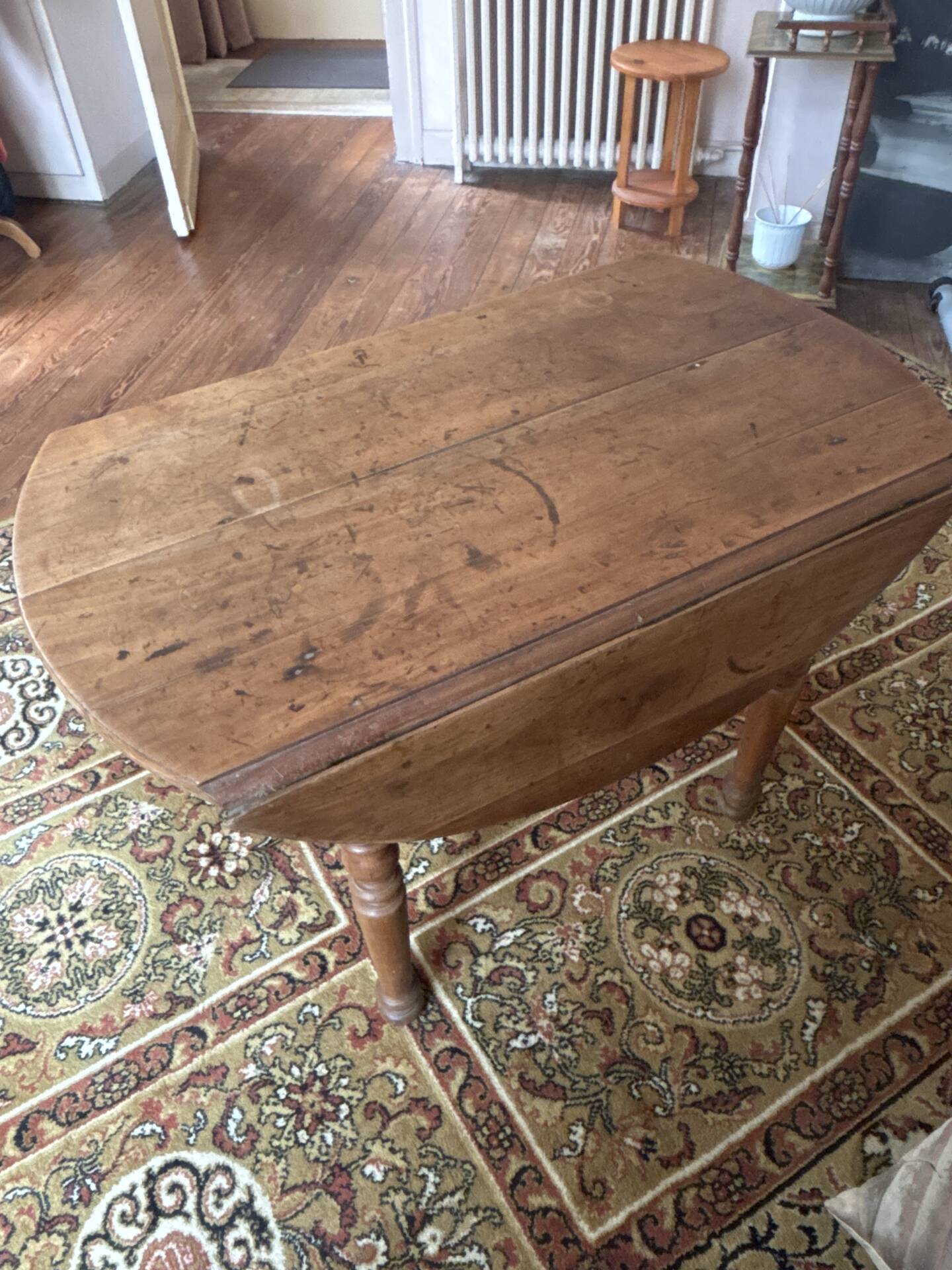 Table ronde en bois