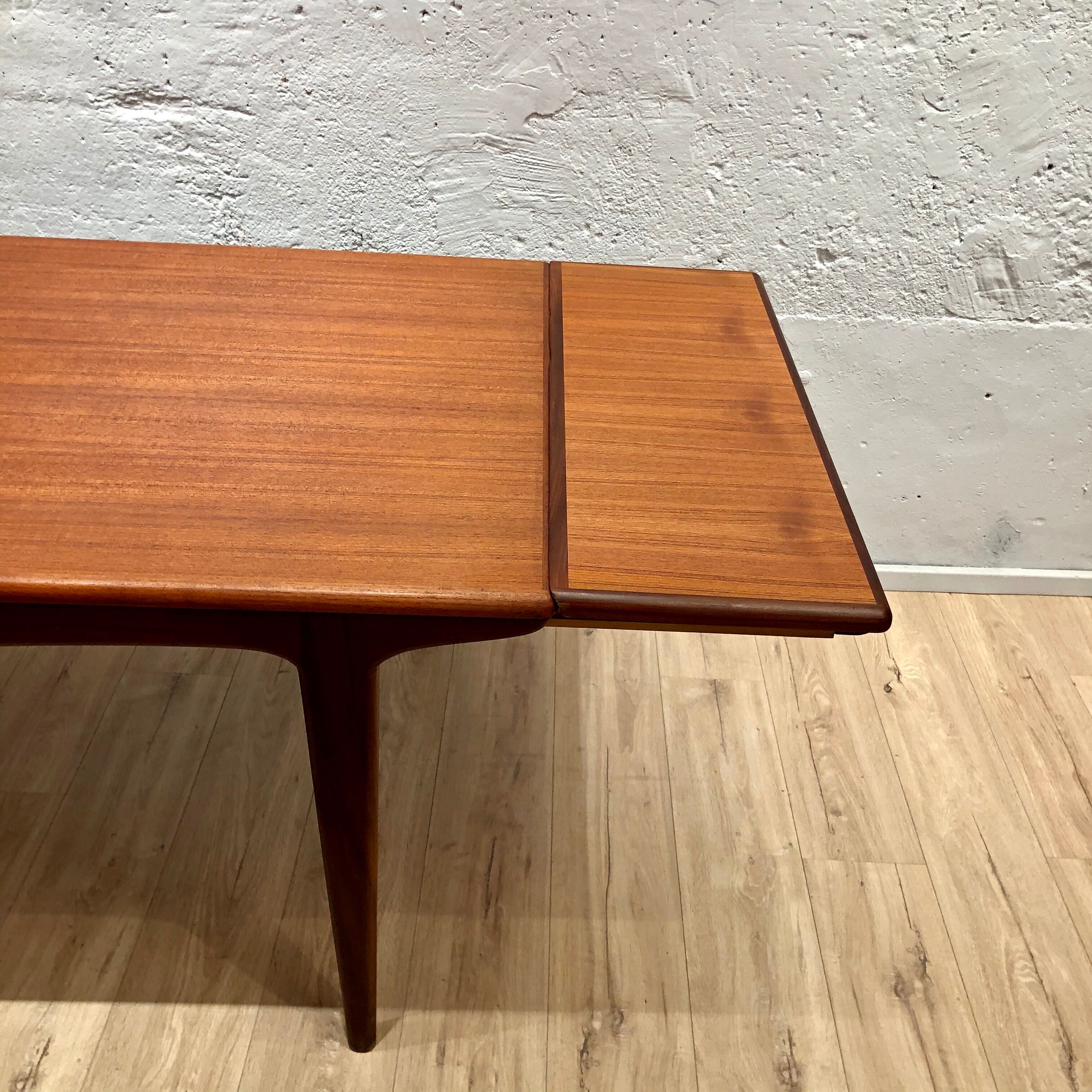 Johannes Andersen table 1960 in teak