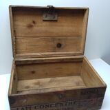 Old wooden box "regilait"