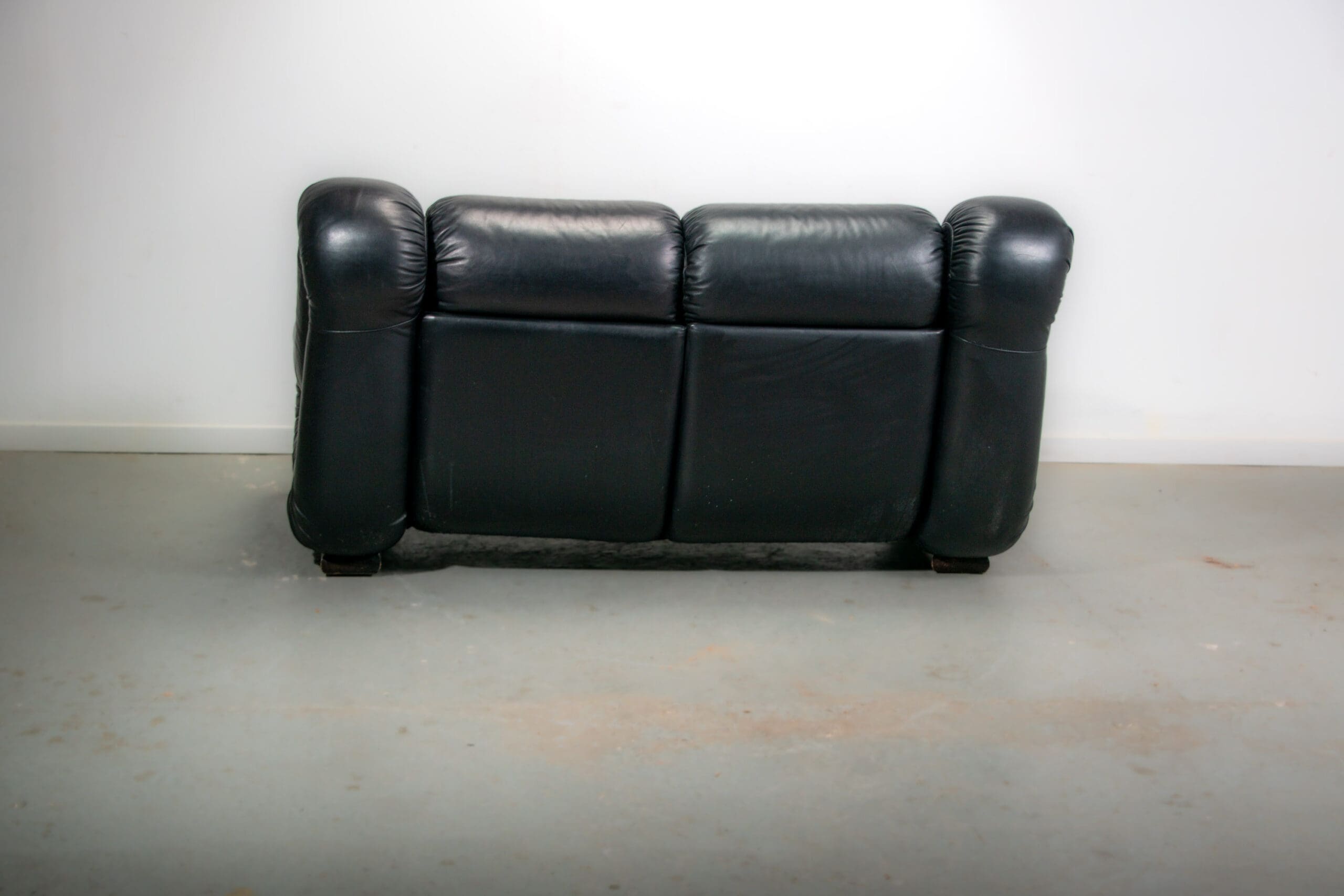 Black leather space age Italian 2 seater sofa