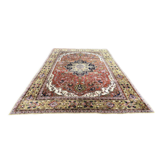 Indo-heriz Serapi Design, Geometric Carpet