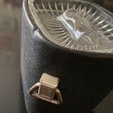 6 individual ashtrays in a leather case