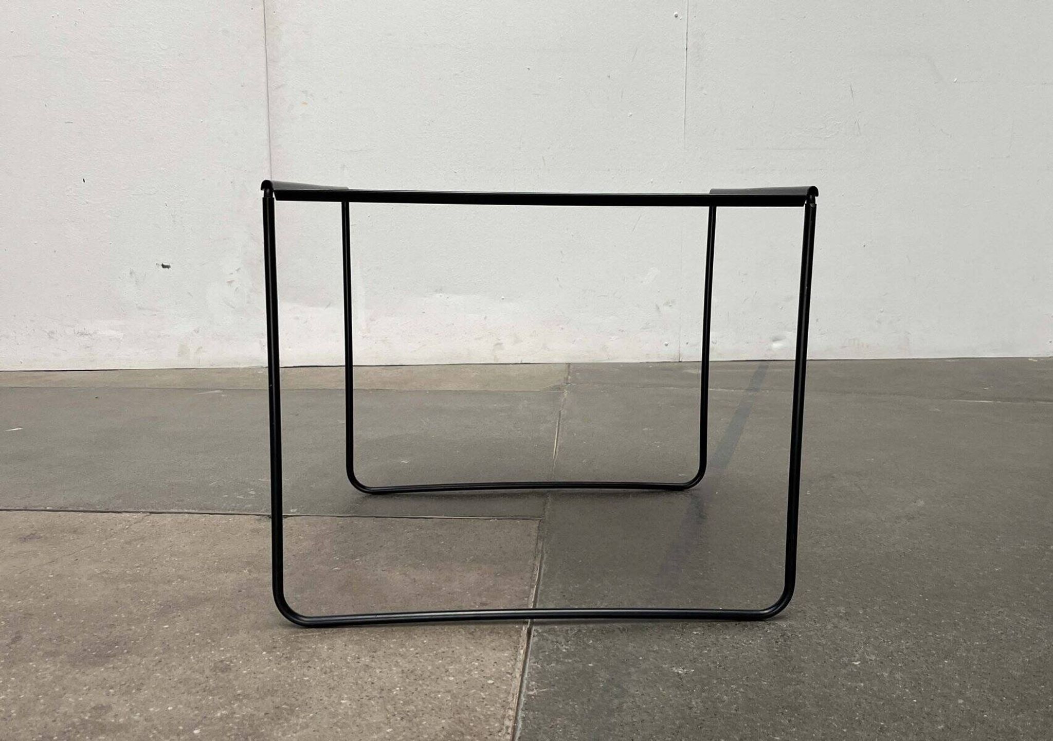 Table d'appoint postmoderne en métal perforé Ikea, années 1980