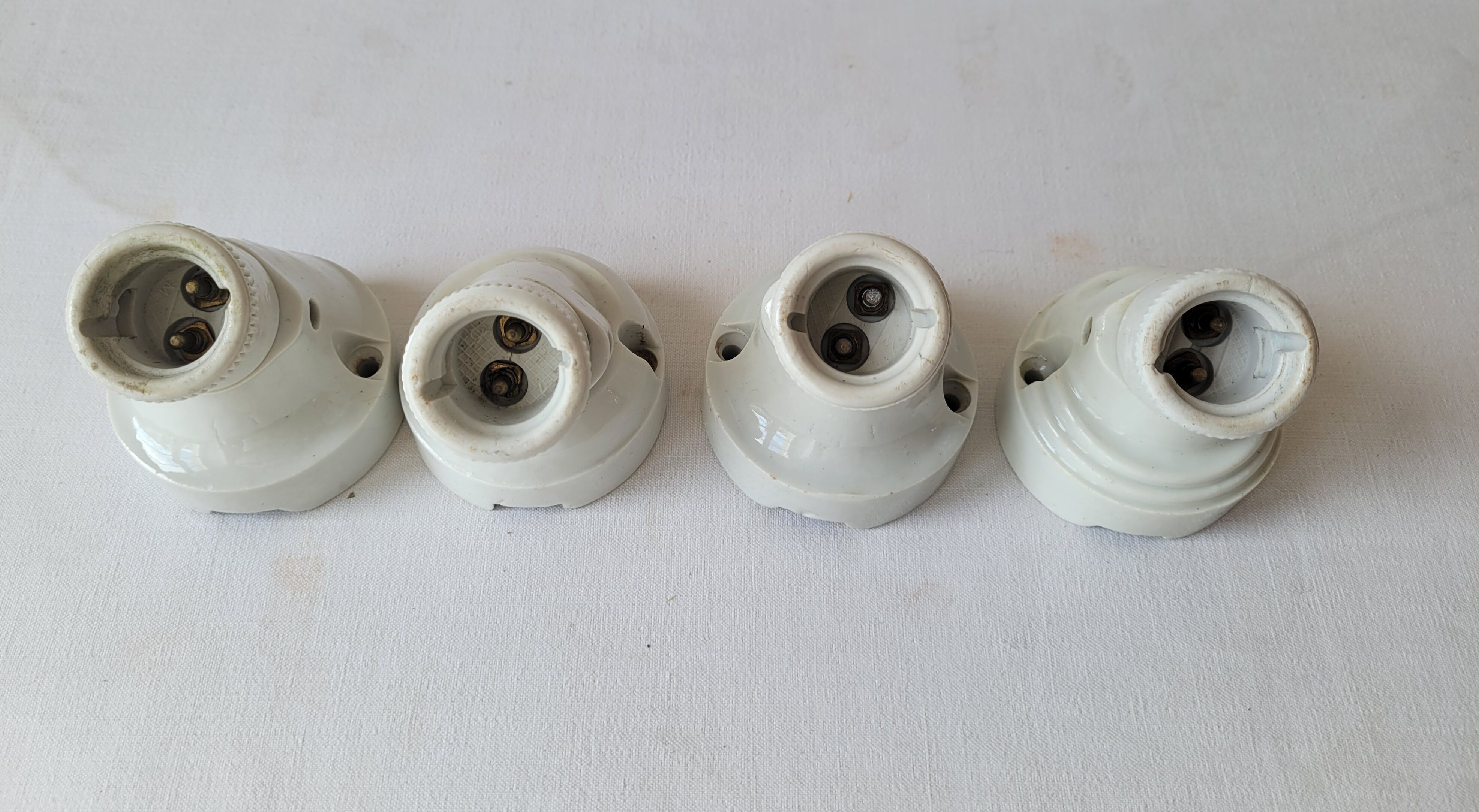 Set of 4 porcelain sconces