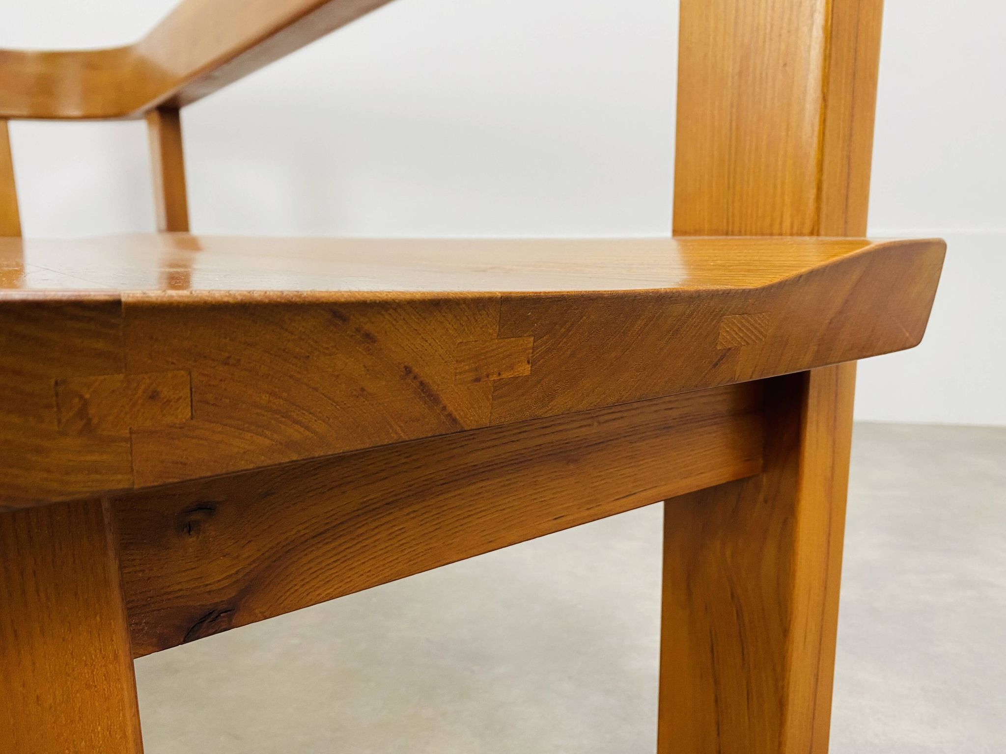 Banc d’angle Pierre Chapo S35 en orme