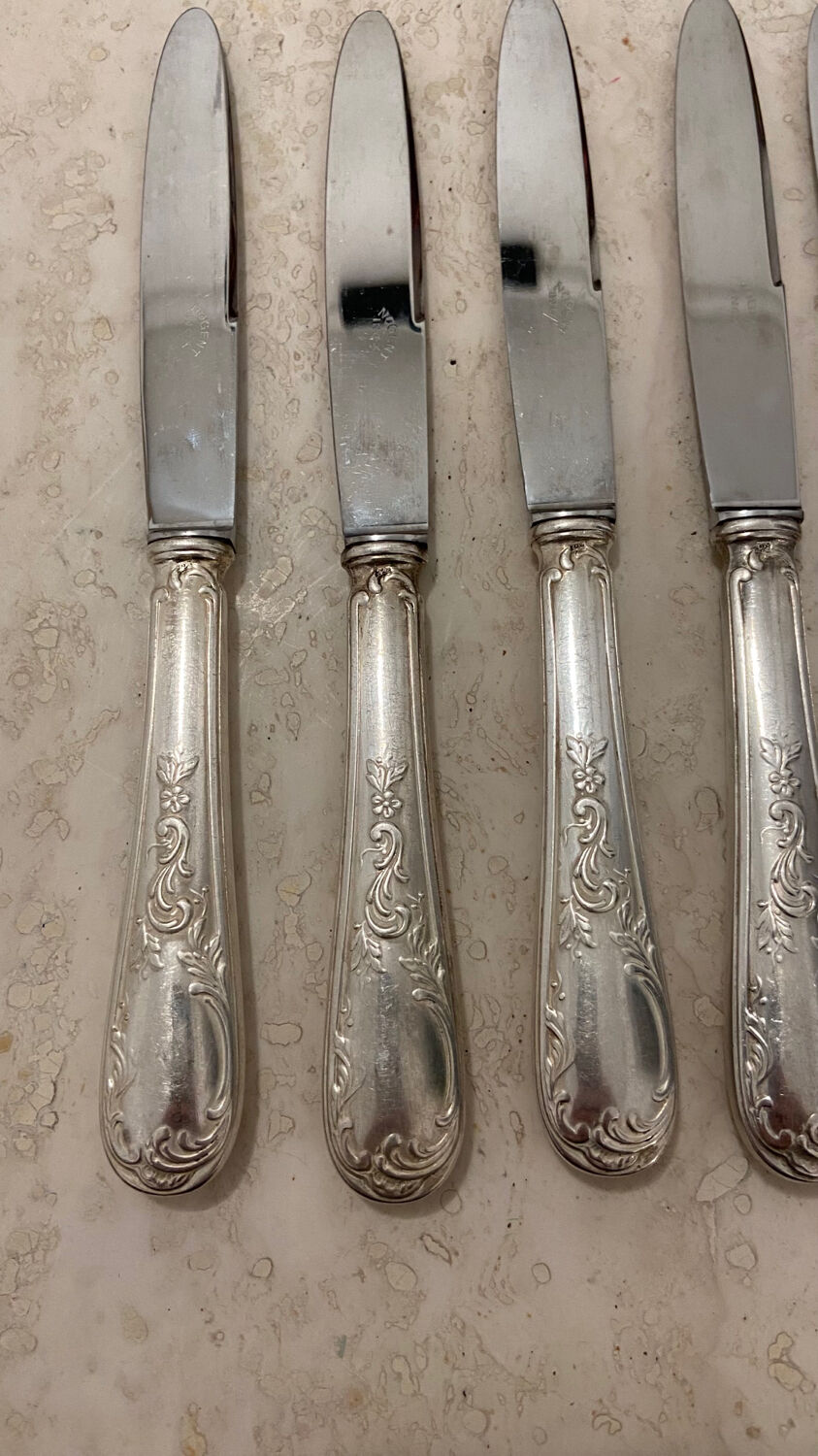 Set of 6 cheese or dessert knives in vintage silver metal