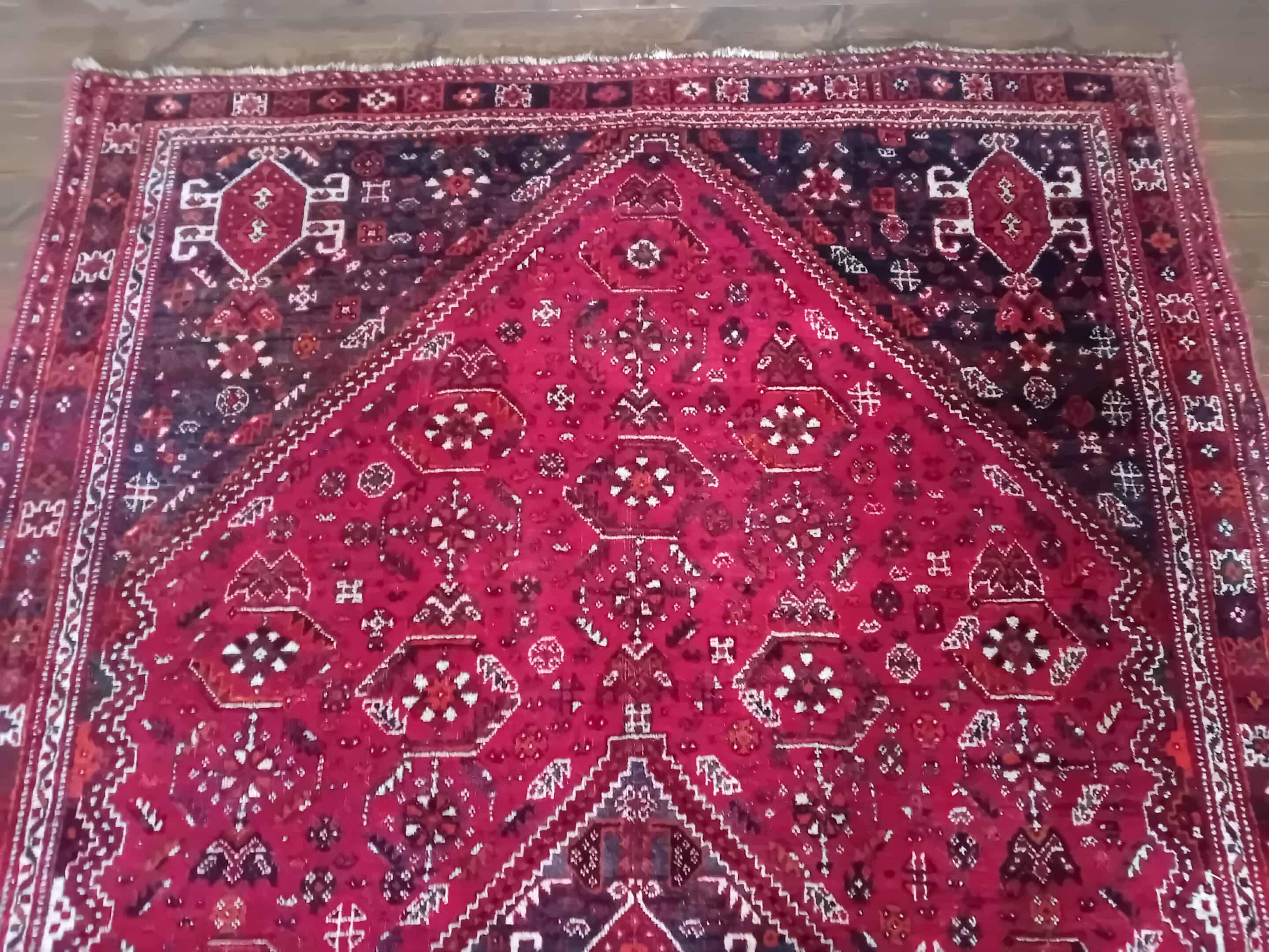 Handmade Shiraz Persian Rug 265x172cm