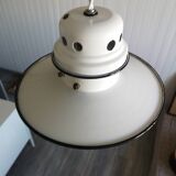 Enamelled metal suspension