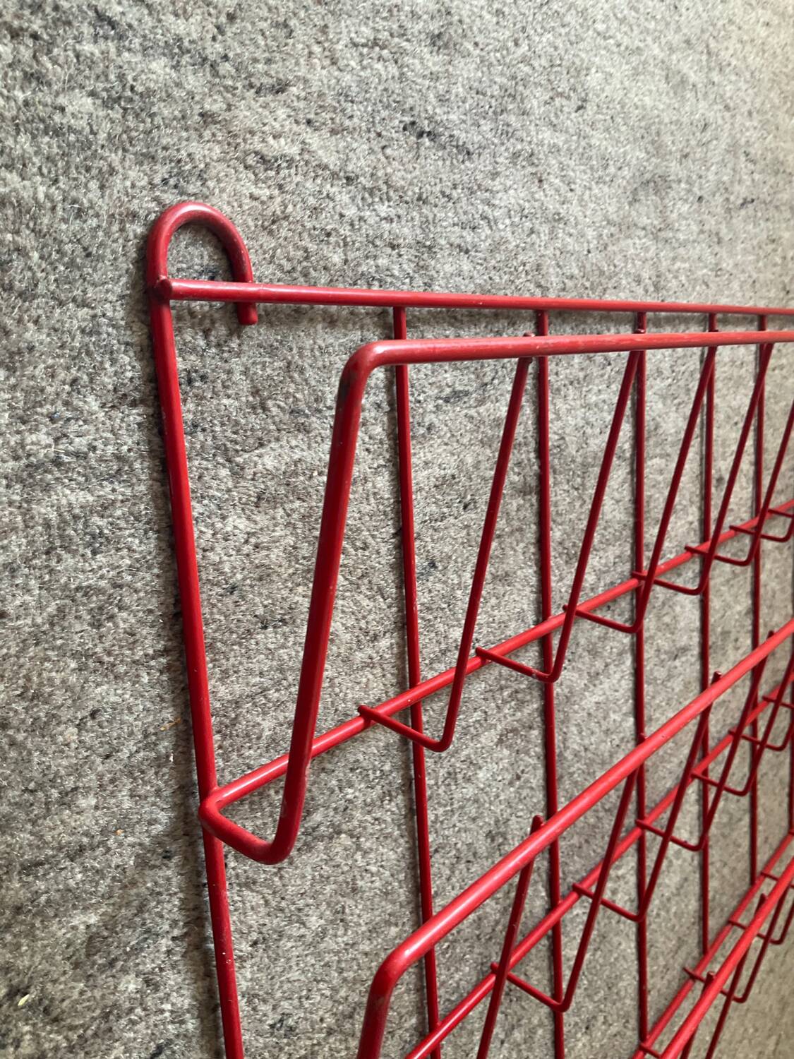 Vintage 80s wall-mounted magazine/vinyl holder