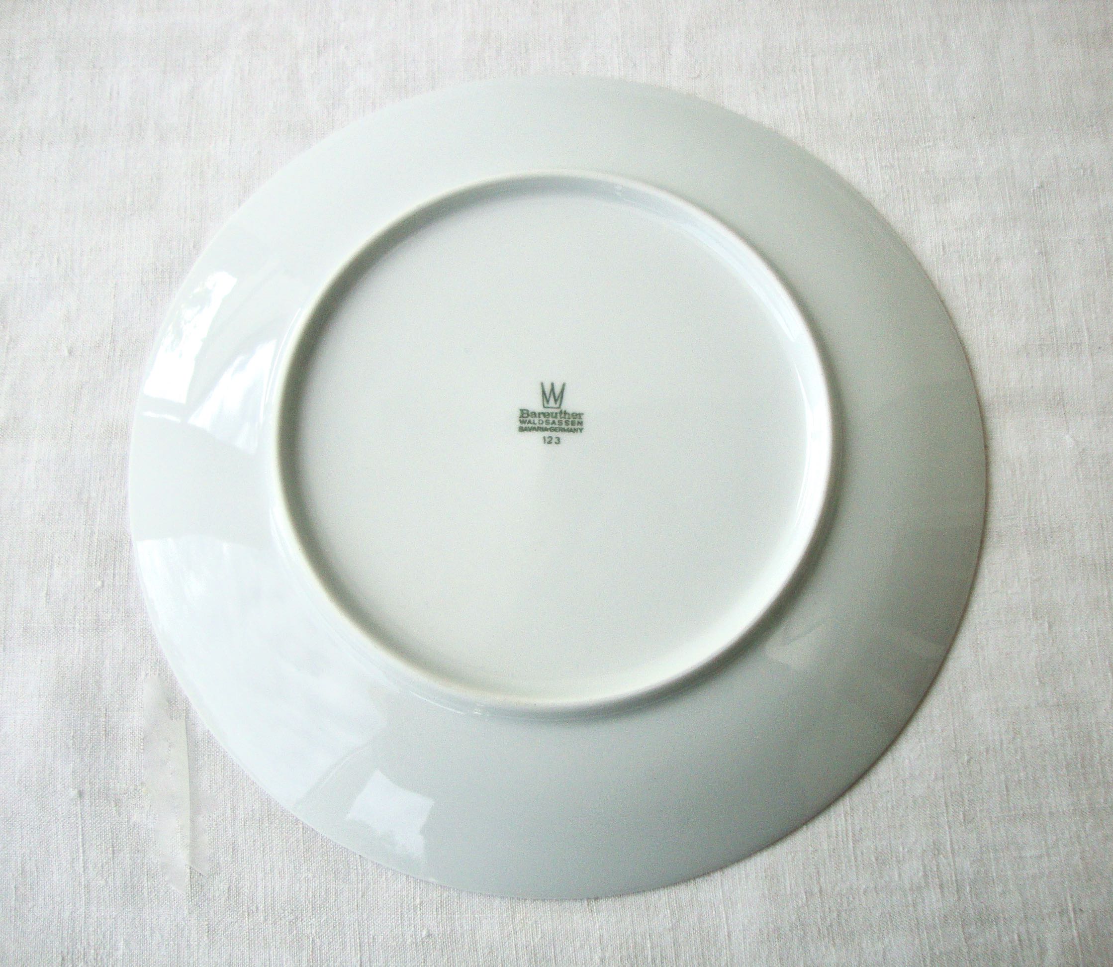 Set of 12 flat plates and 1 Bareuther dish