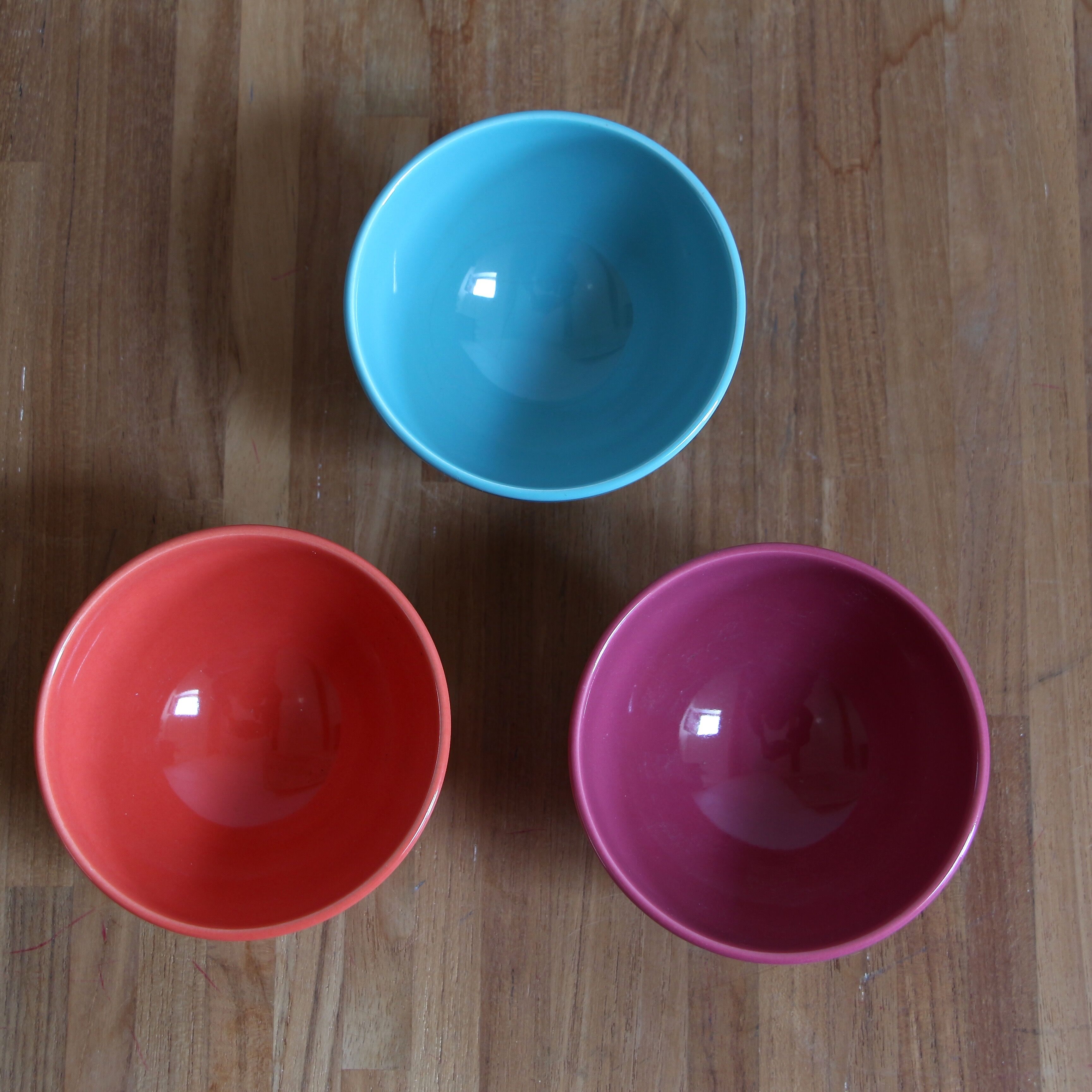 Colorful faceted bowls