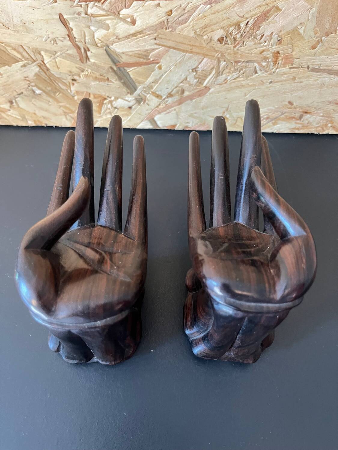 Paire de mains sculptées esprit Ida Bagus