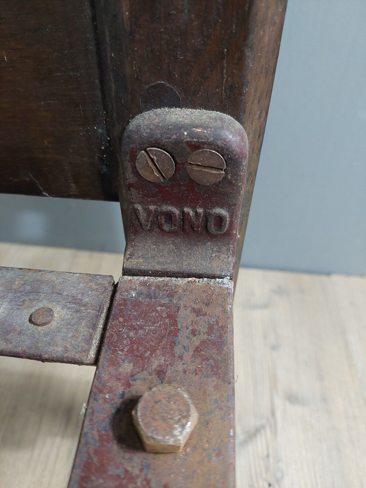 Bed a rustic square of the brand Vono
