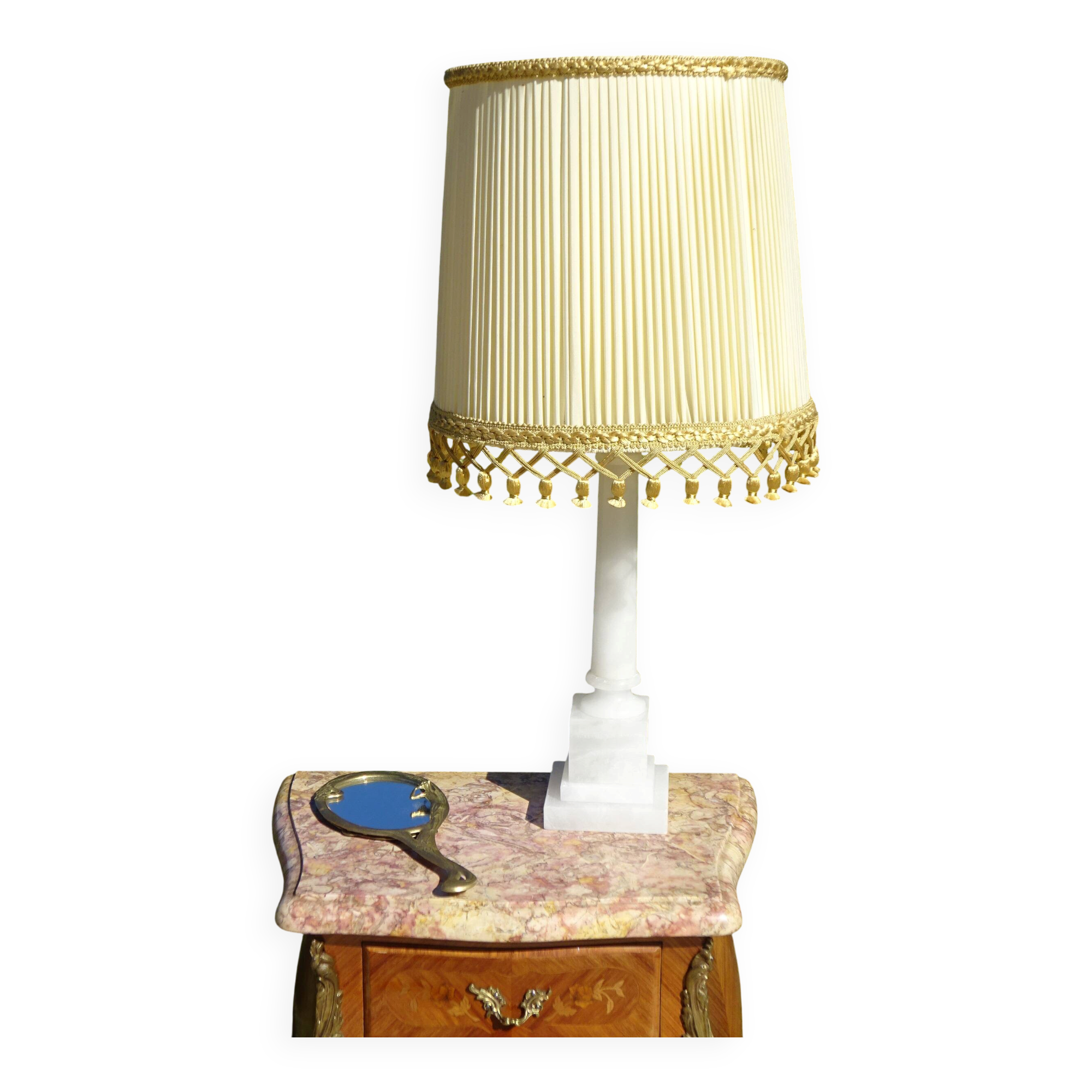Alabaster lamp