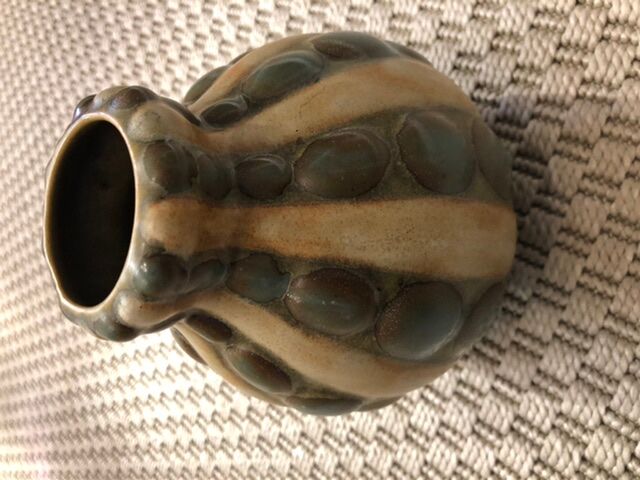 Louis Lourioux's cabochons vase