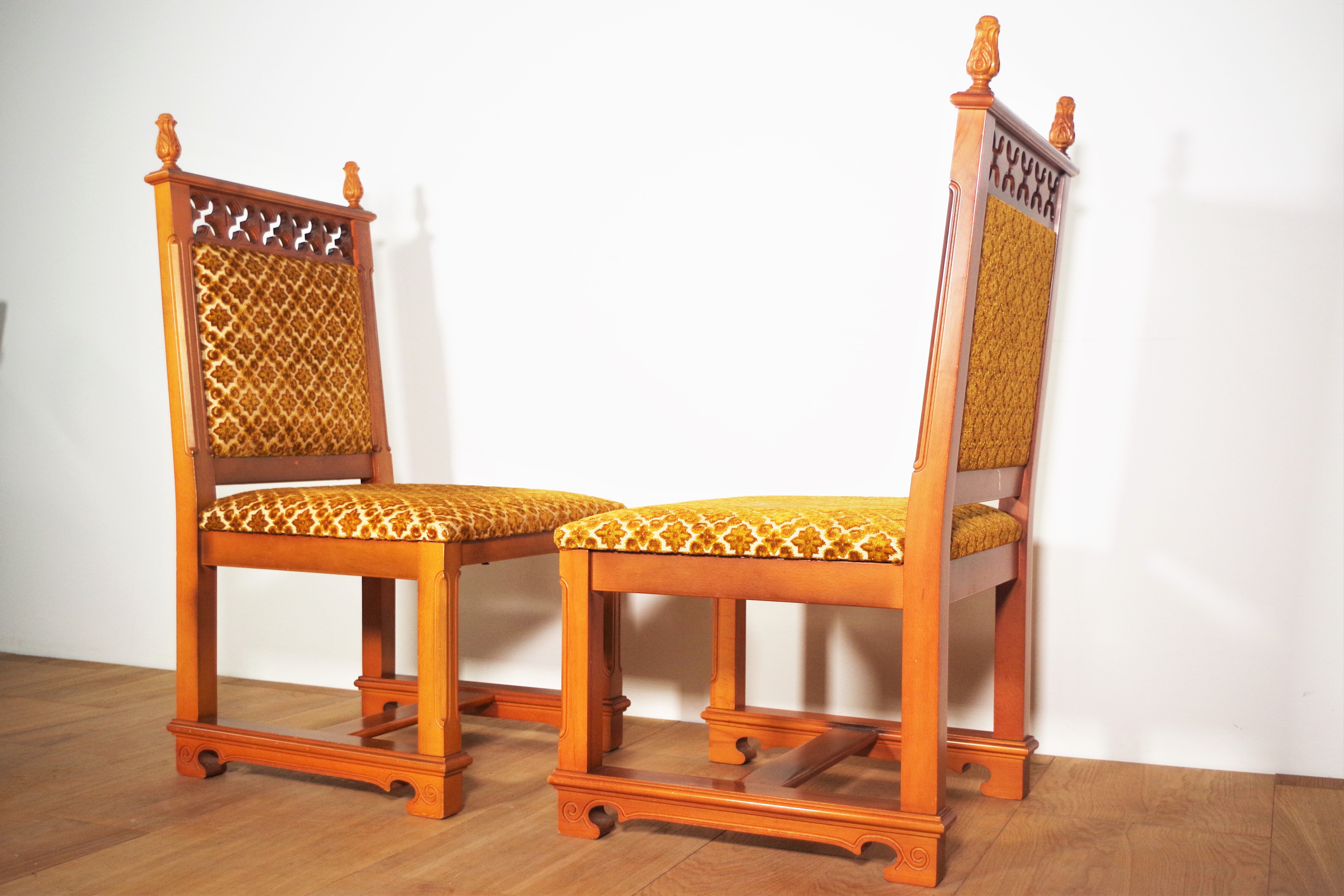 Velvet and carved wood chairs, 70s. Game of 2
