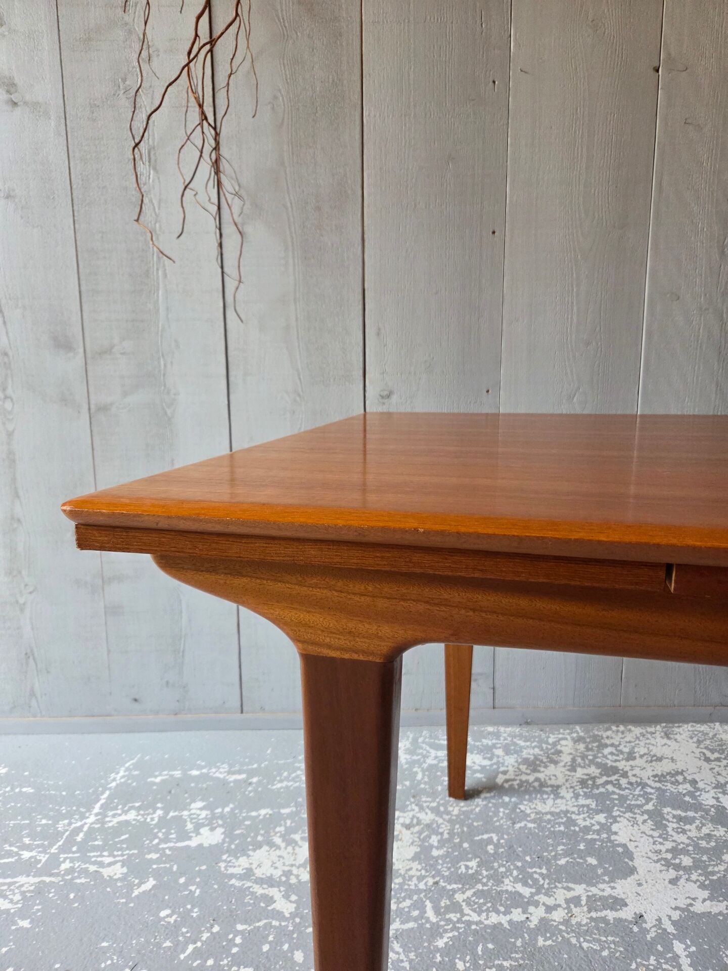 Scandinavian table