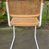 Chaise Cesca modèle b32 en blanc et bois par Marcel Breuer