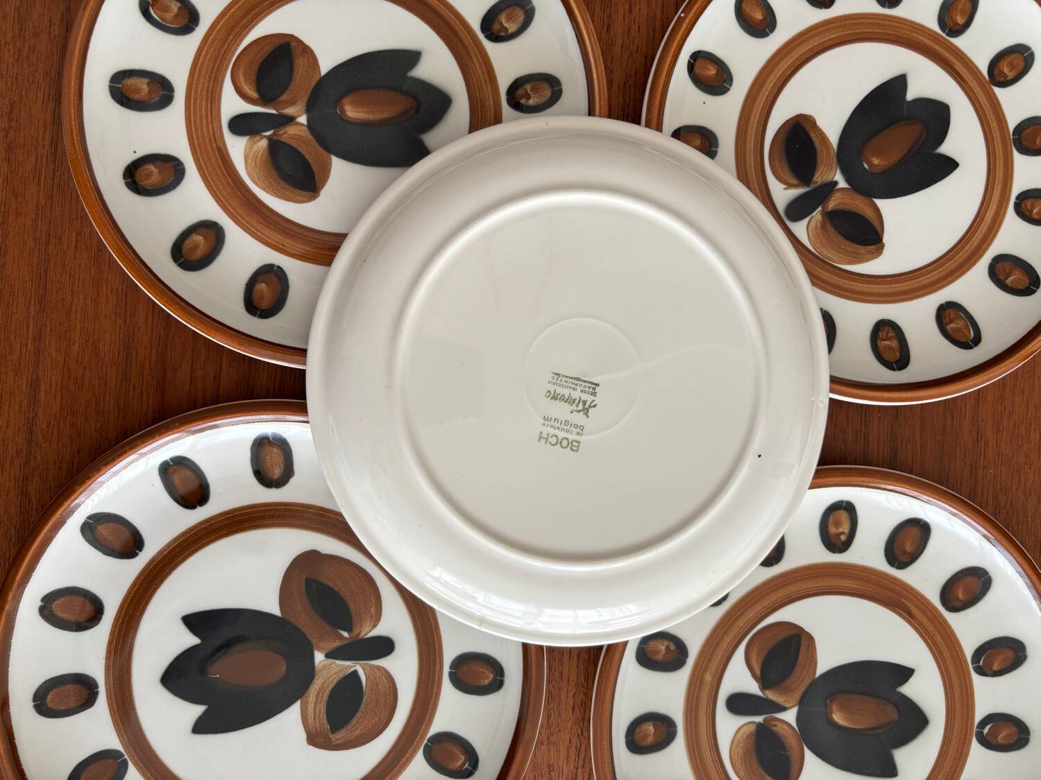 Boch La Louvière vintage dessert plates 1970 model Kimon.
