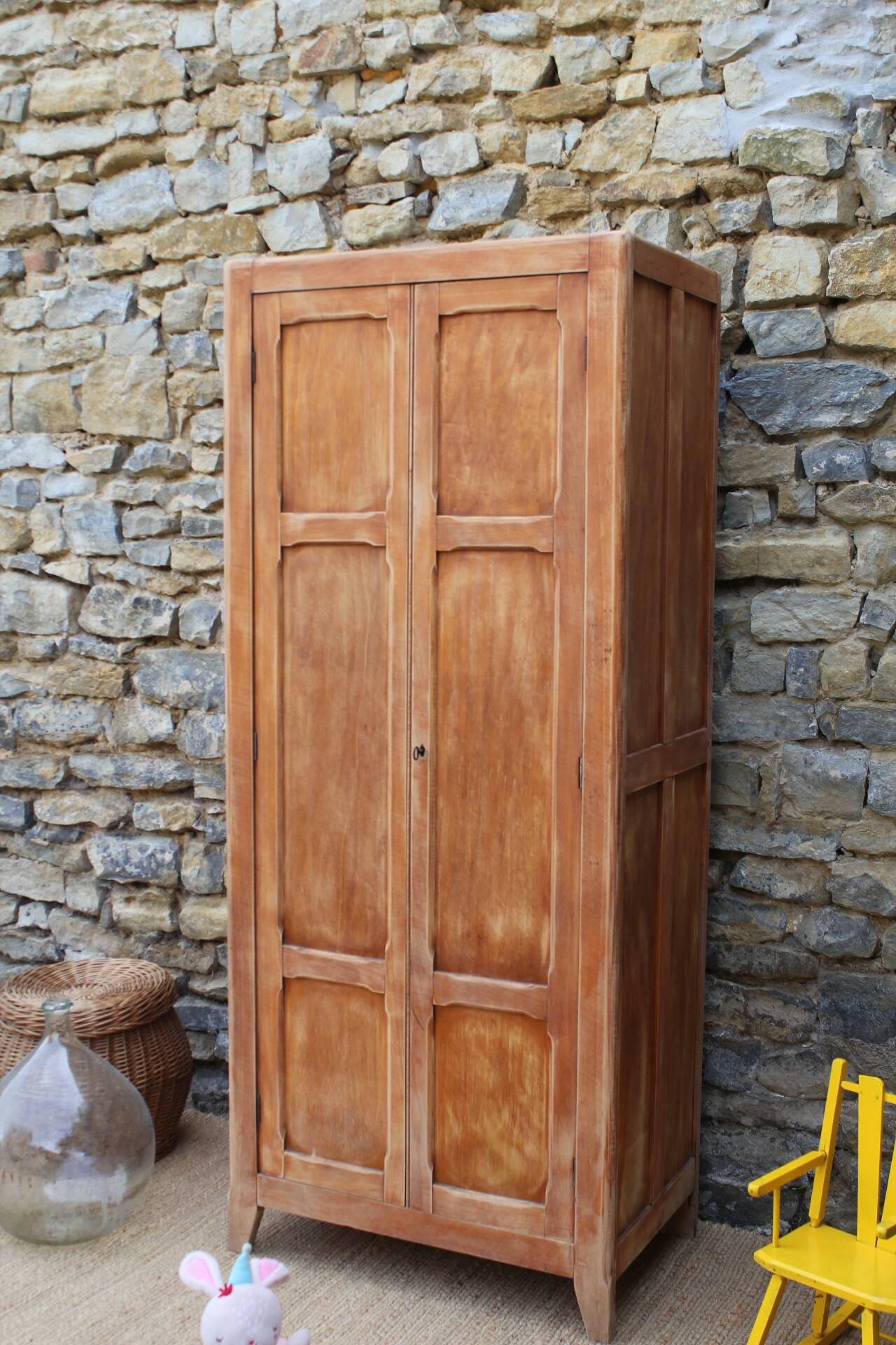 Armoire parisienne