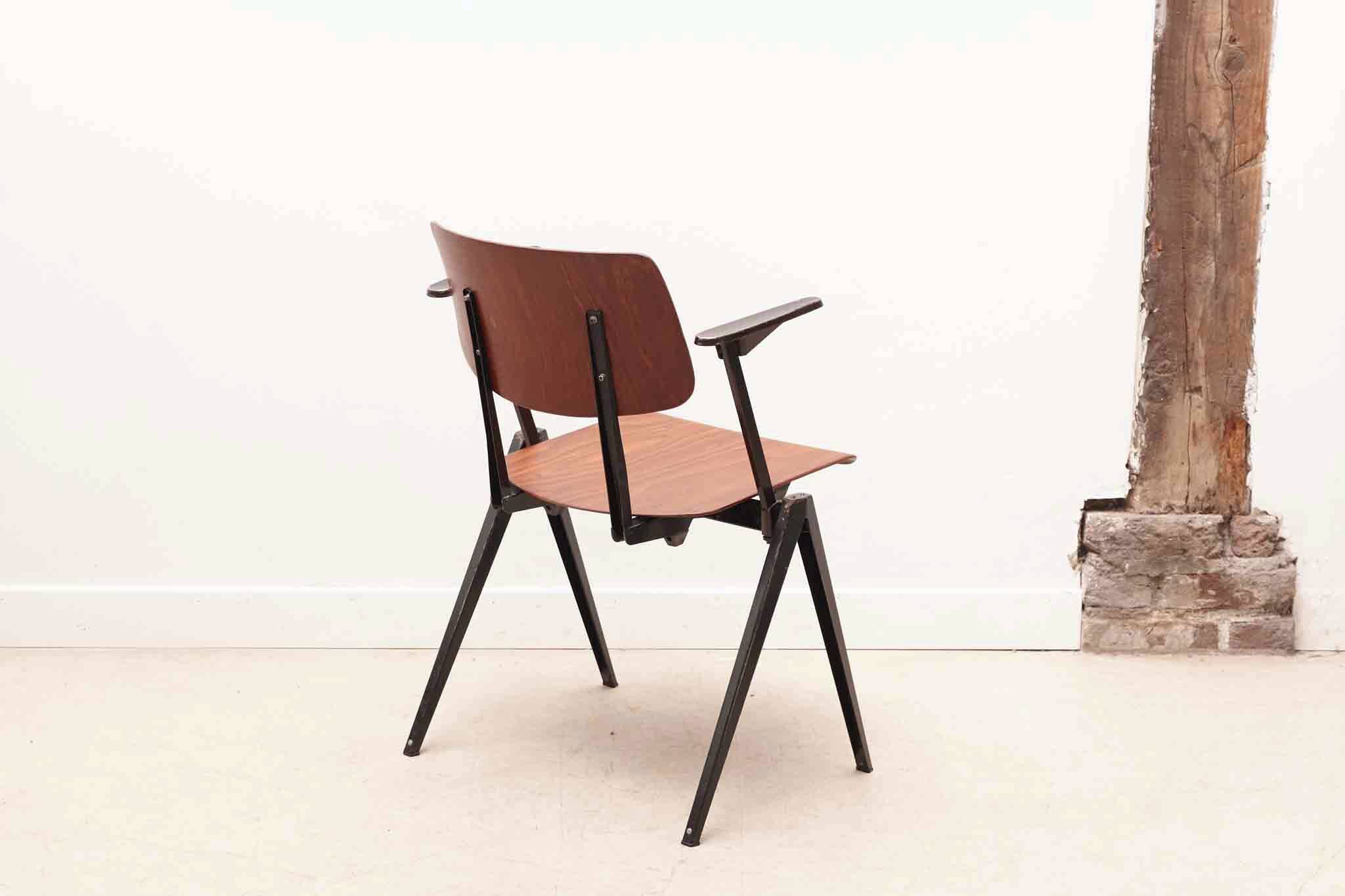 Galvanitas S21 chair with oak and black armrests