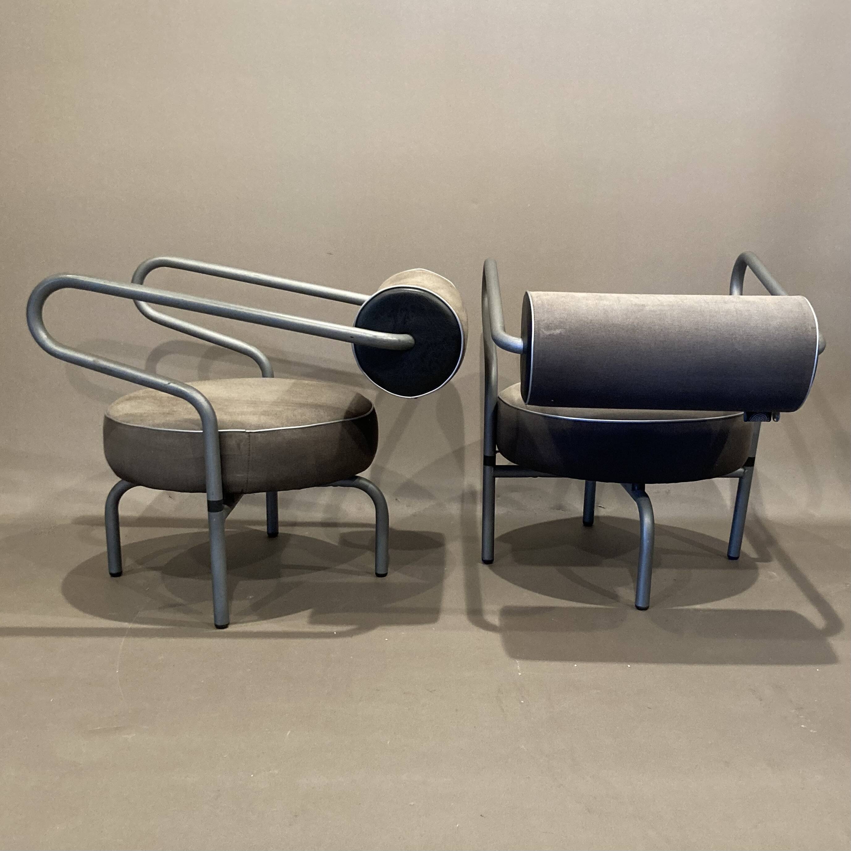 Pair of designer armchairs "the natural choice".