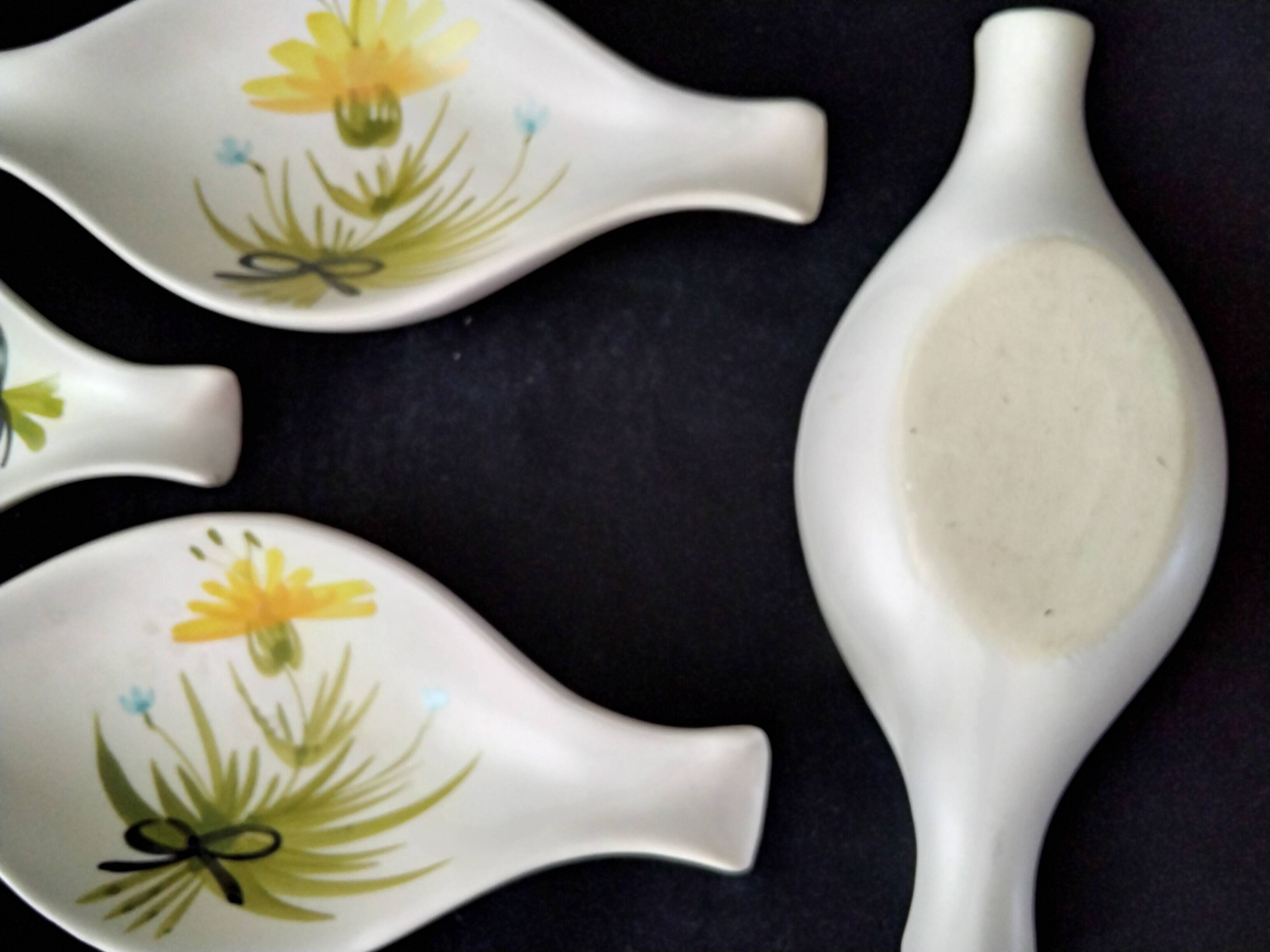 4 Ceramic Cups 60s Hand Decor