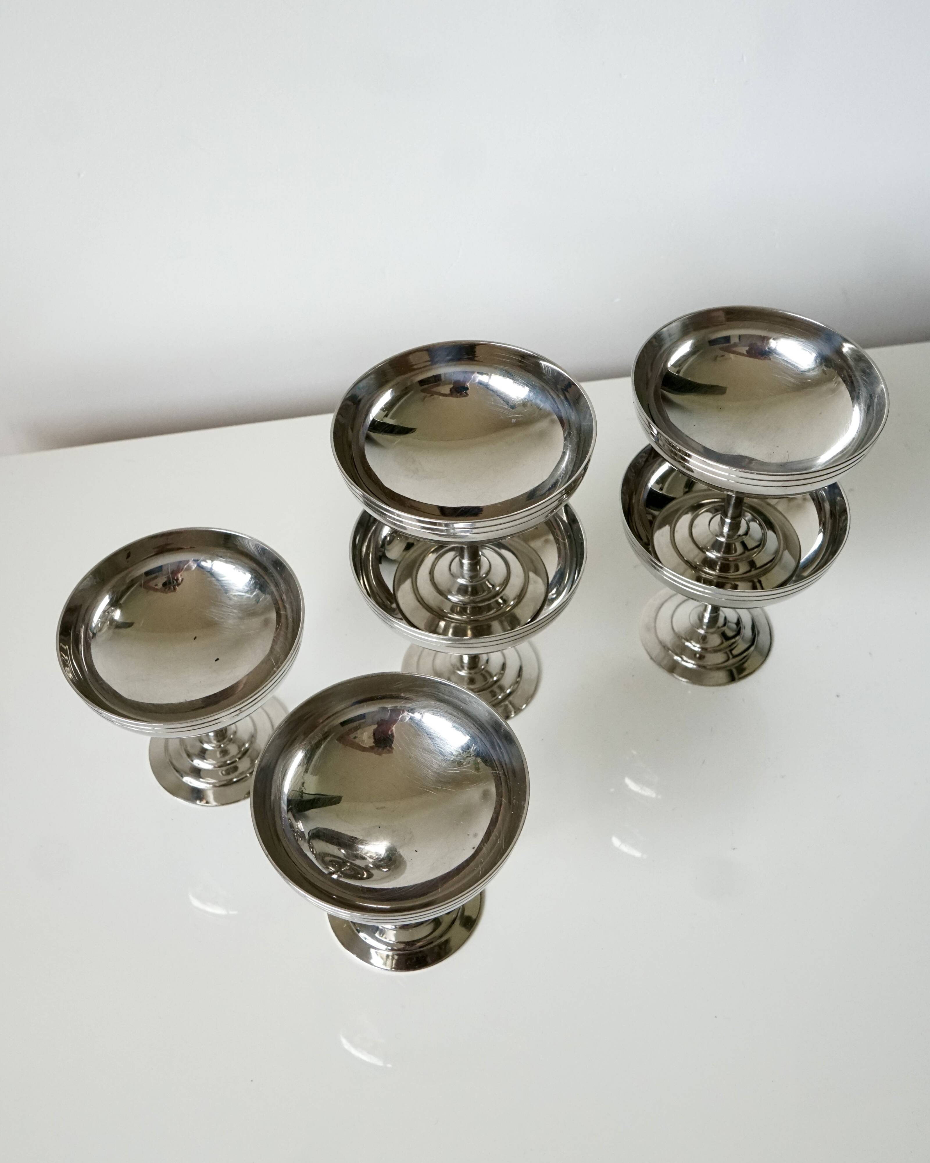 Set of 6 stainless steel ice cream and sorbet bowls on a stand - Remy Letang
