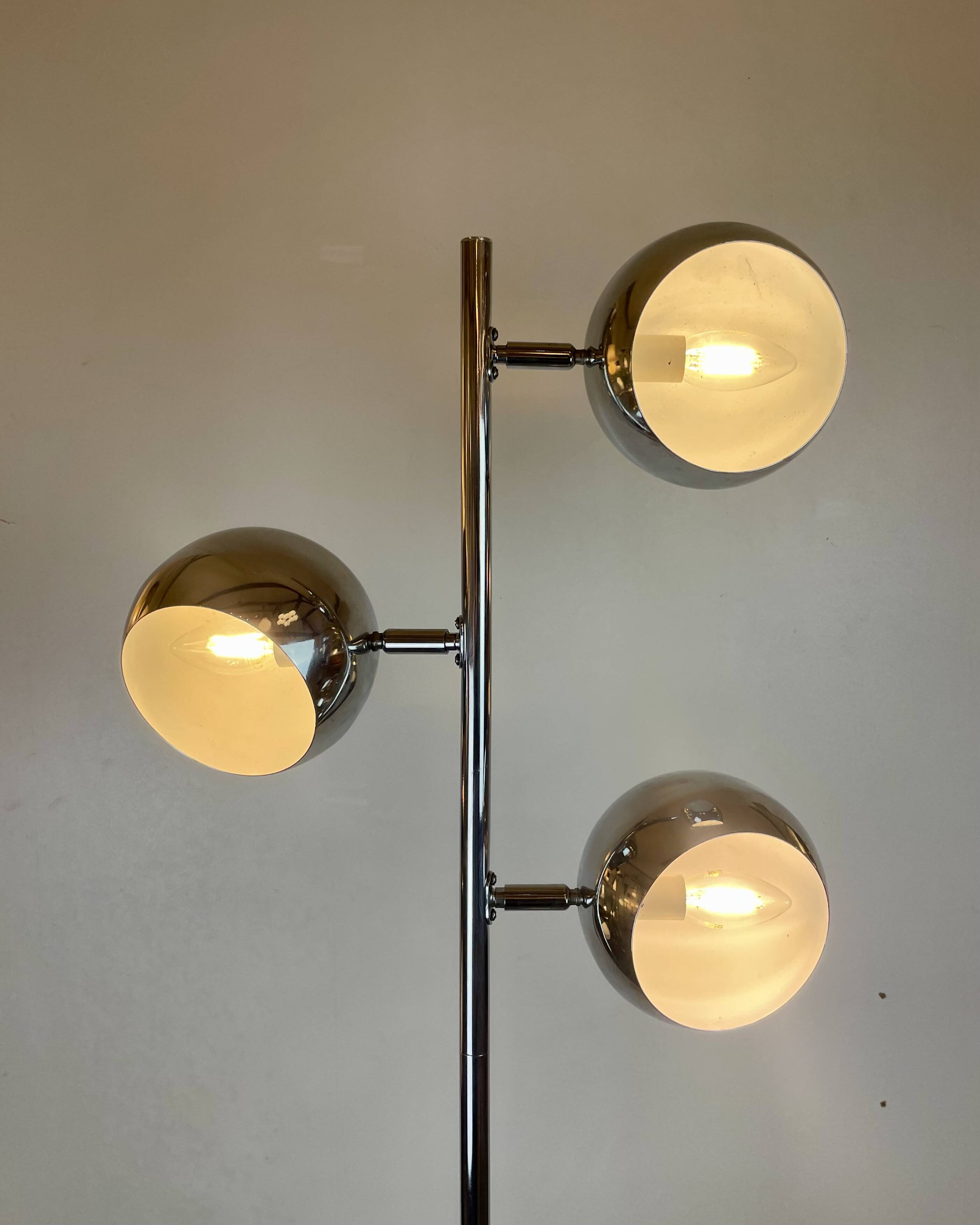 Space-Age Chrome Floor Lamp, Italy, 1970s