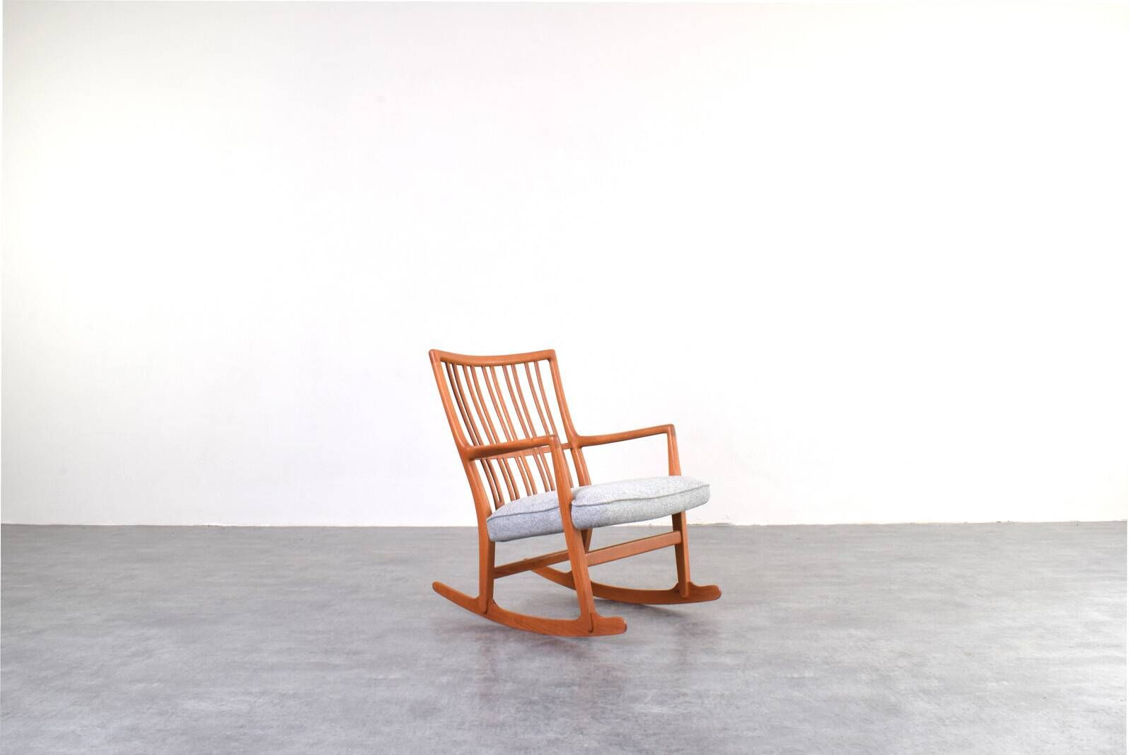 Oak ML33 Rocking Chair by Hans J. Wegner for A/S Mikael Laursen, 1950s