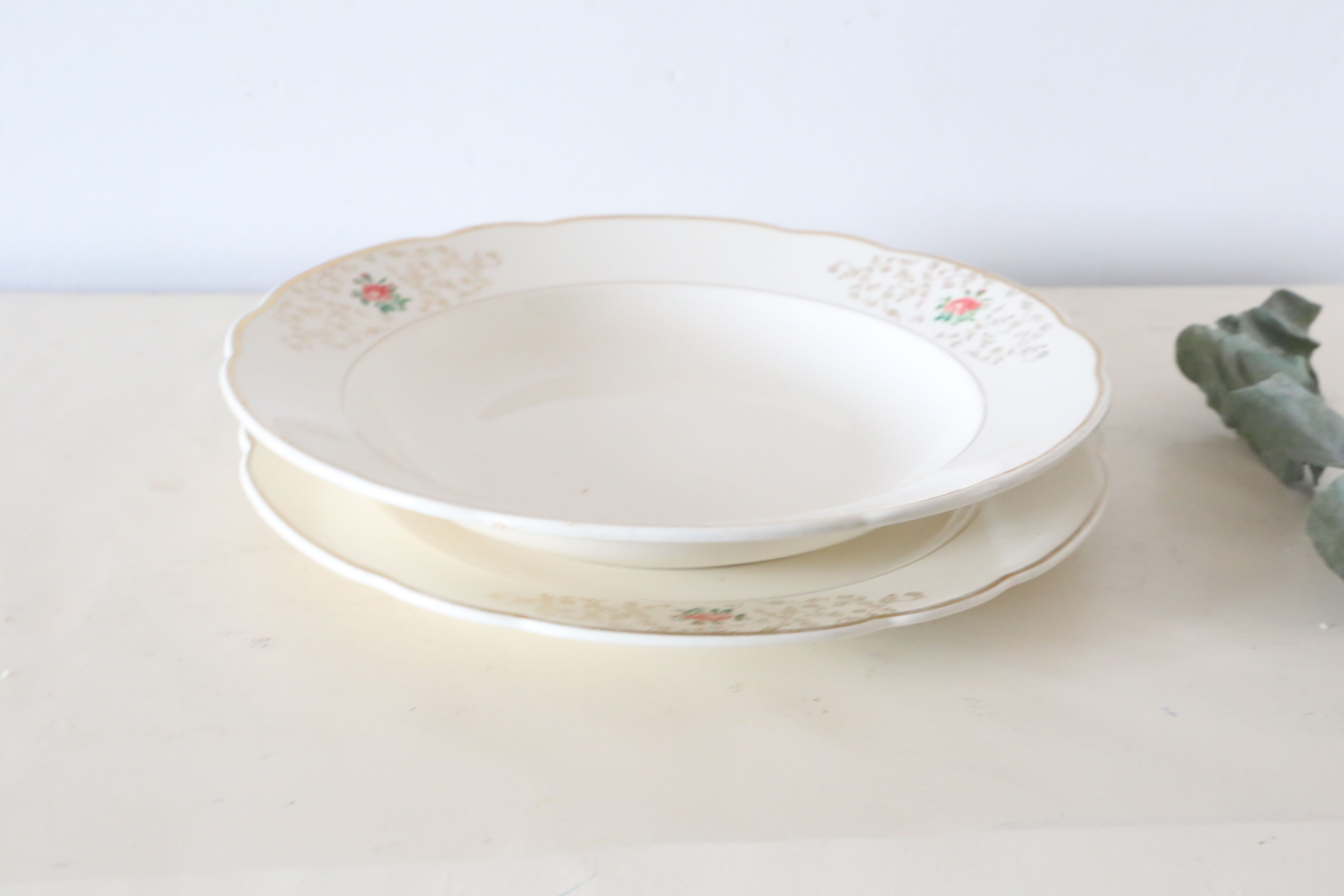 Duo of round dishes, Villeroy and Boch, vintage